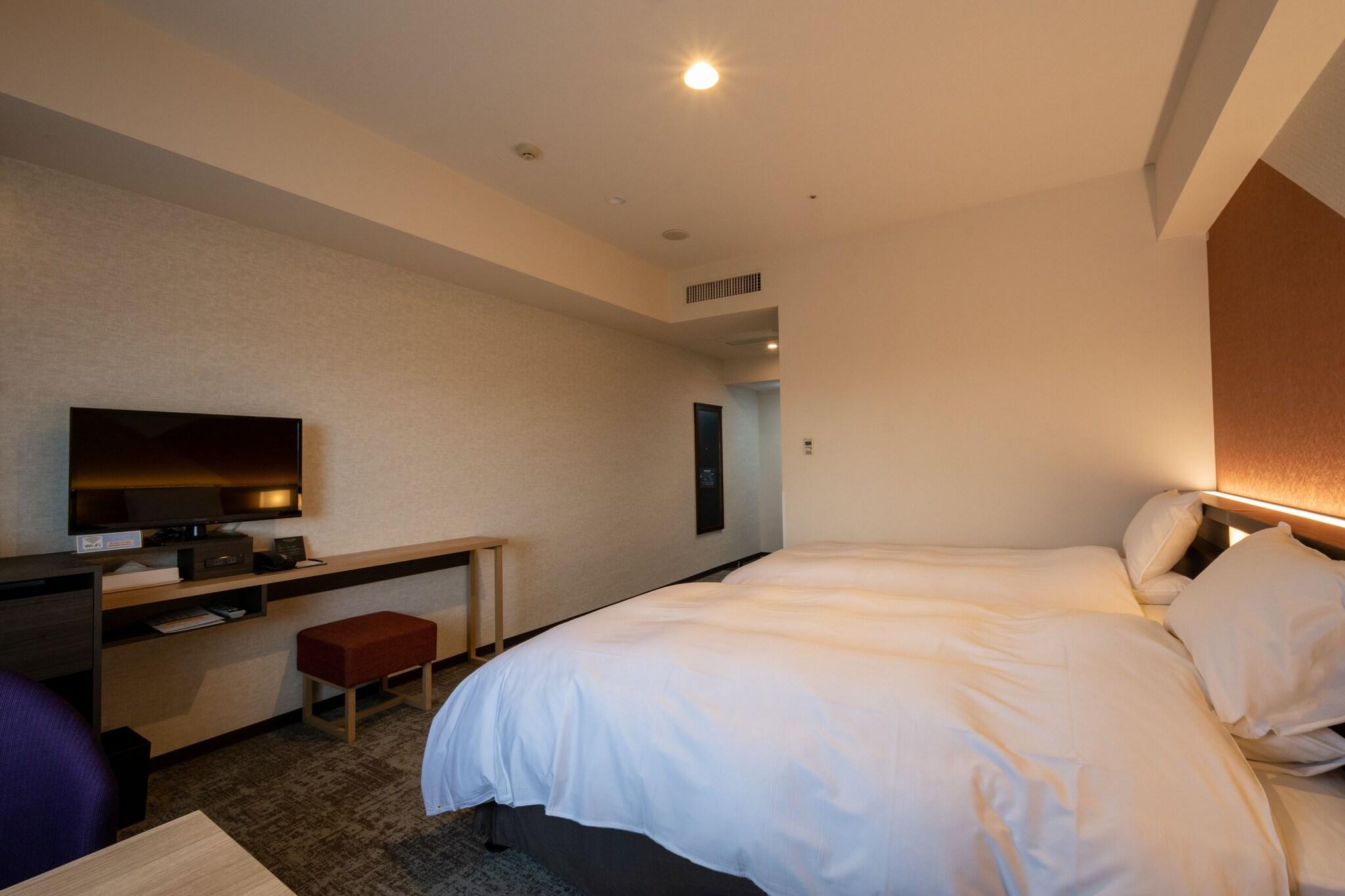 Room Two Beds