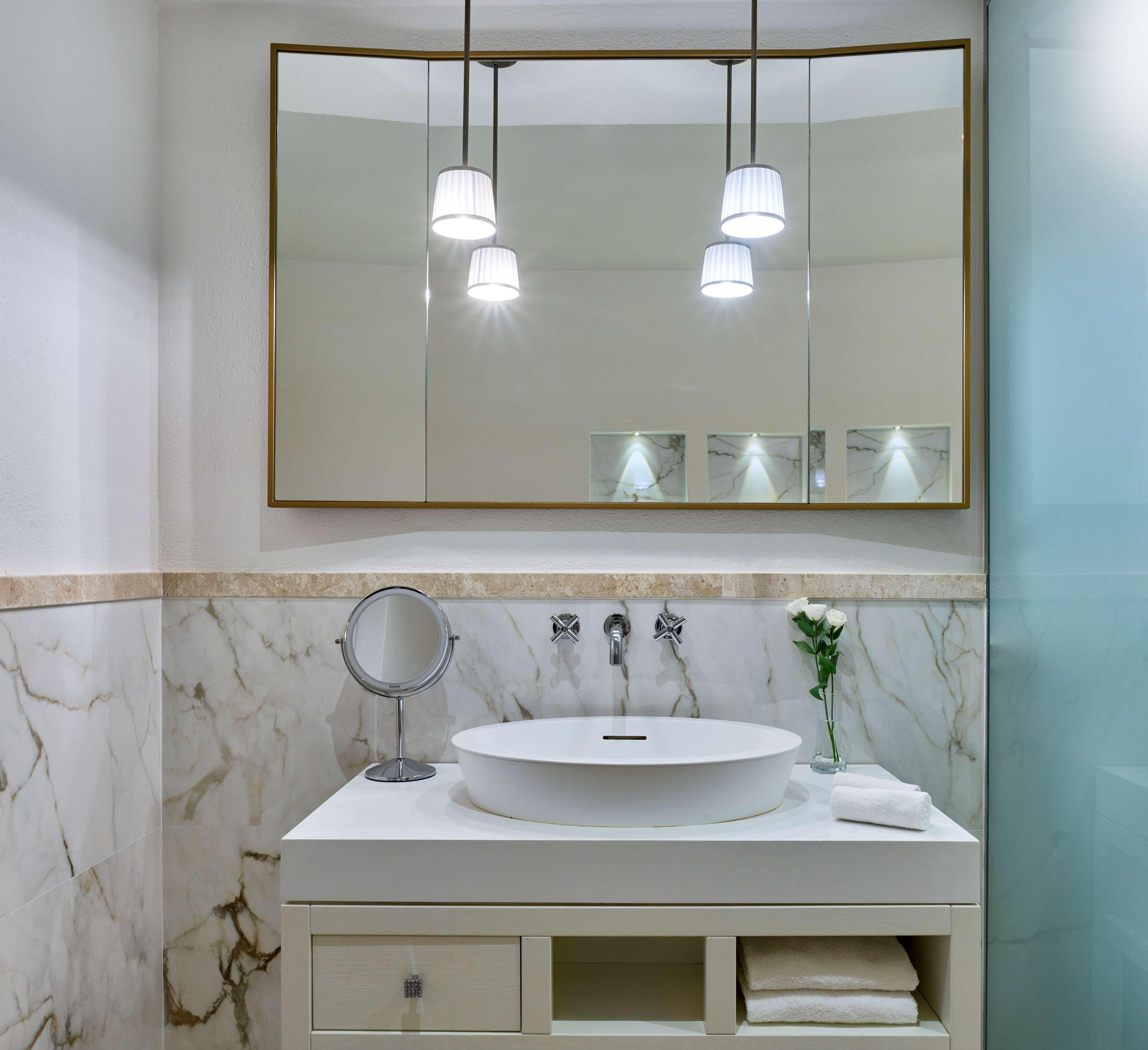 Suite Connecting Room