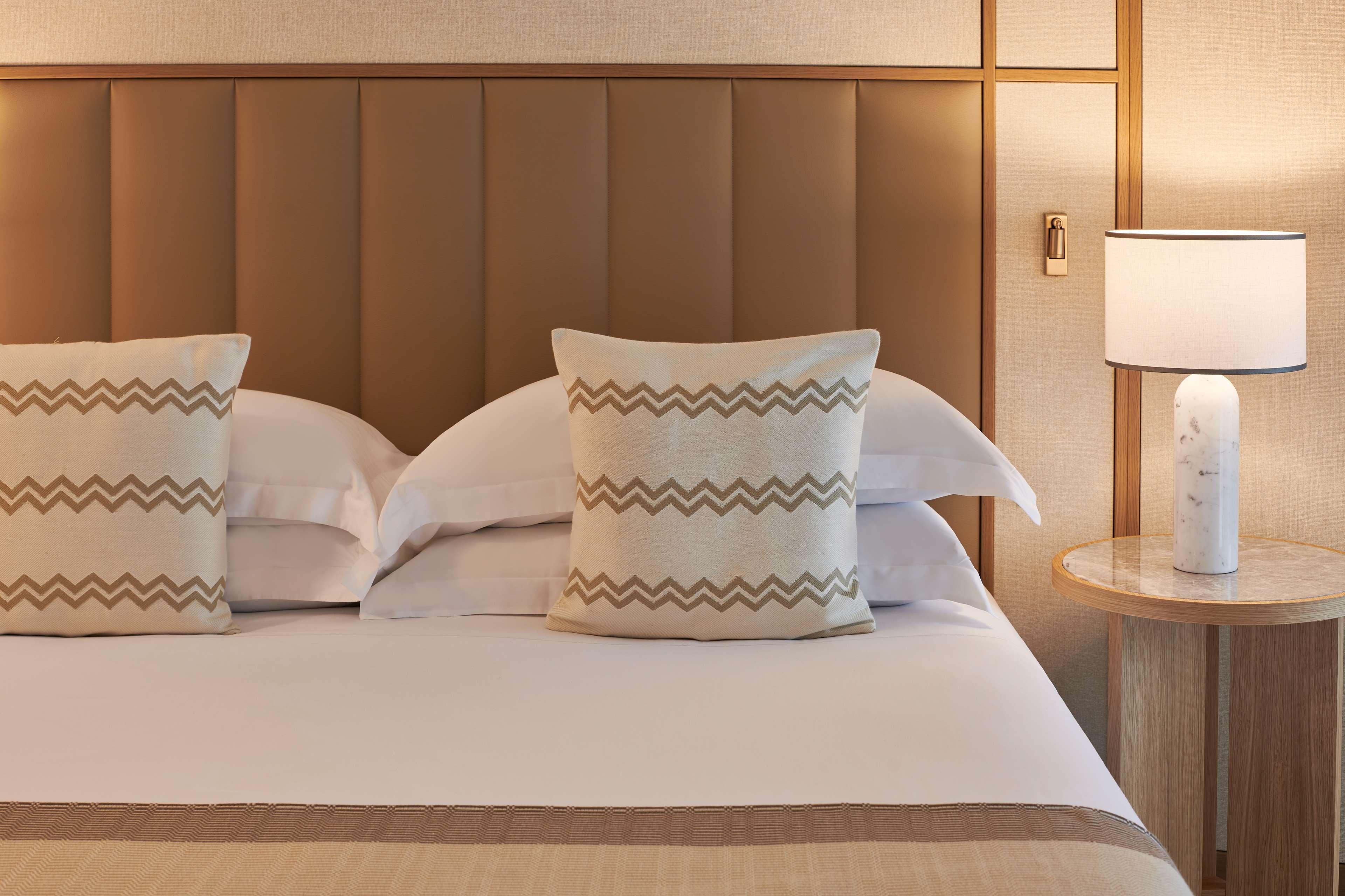 Junior Suite King Size Bed