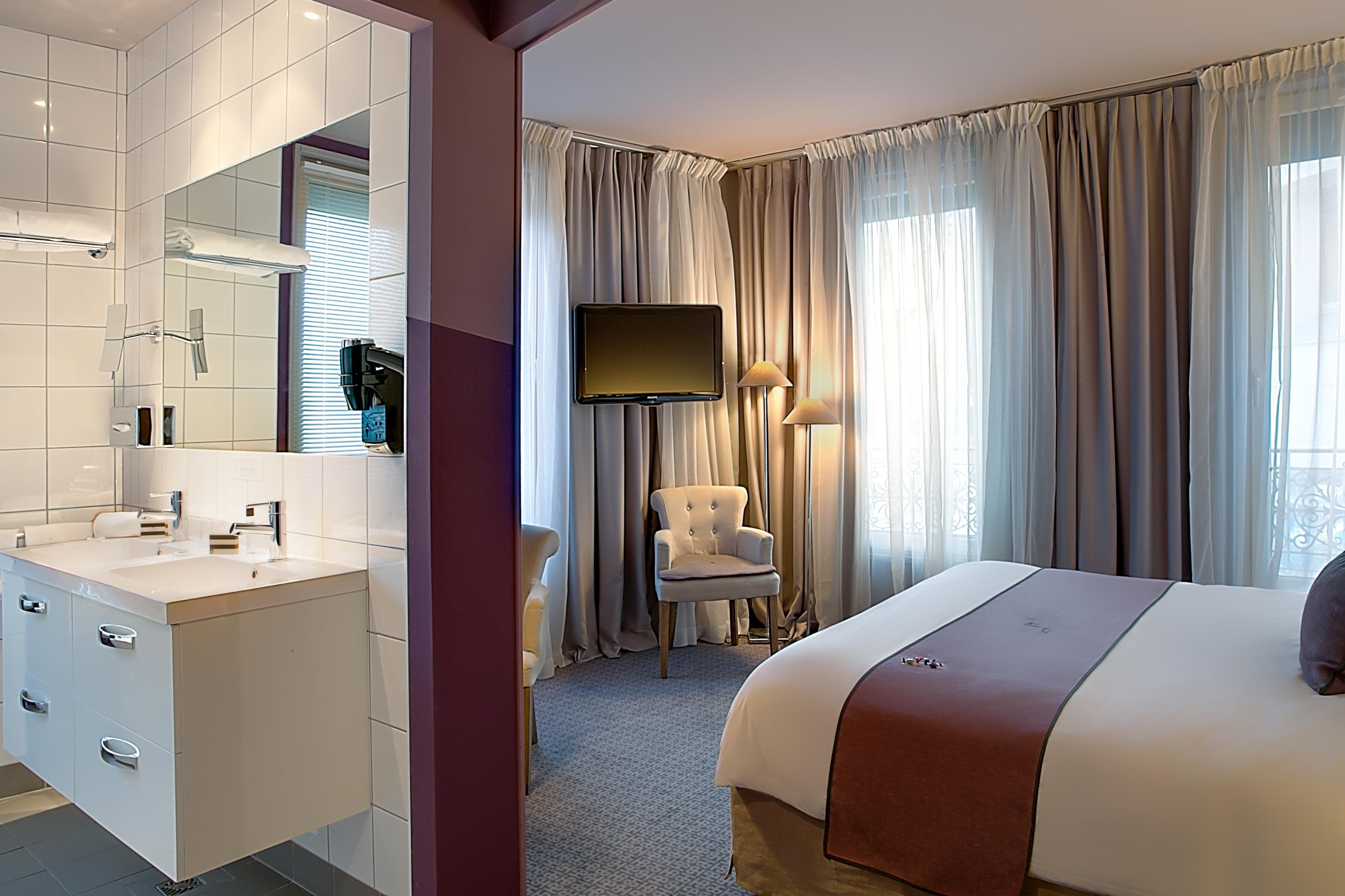 Double Superior Queen Bed