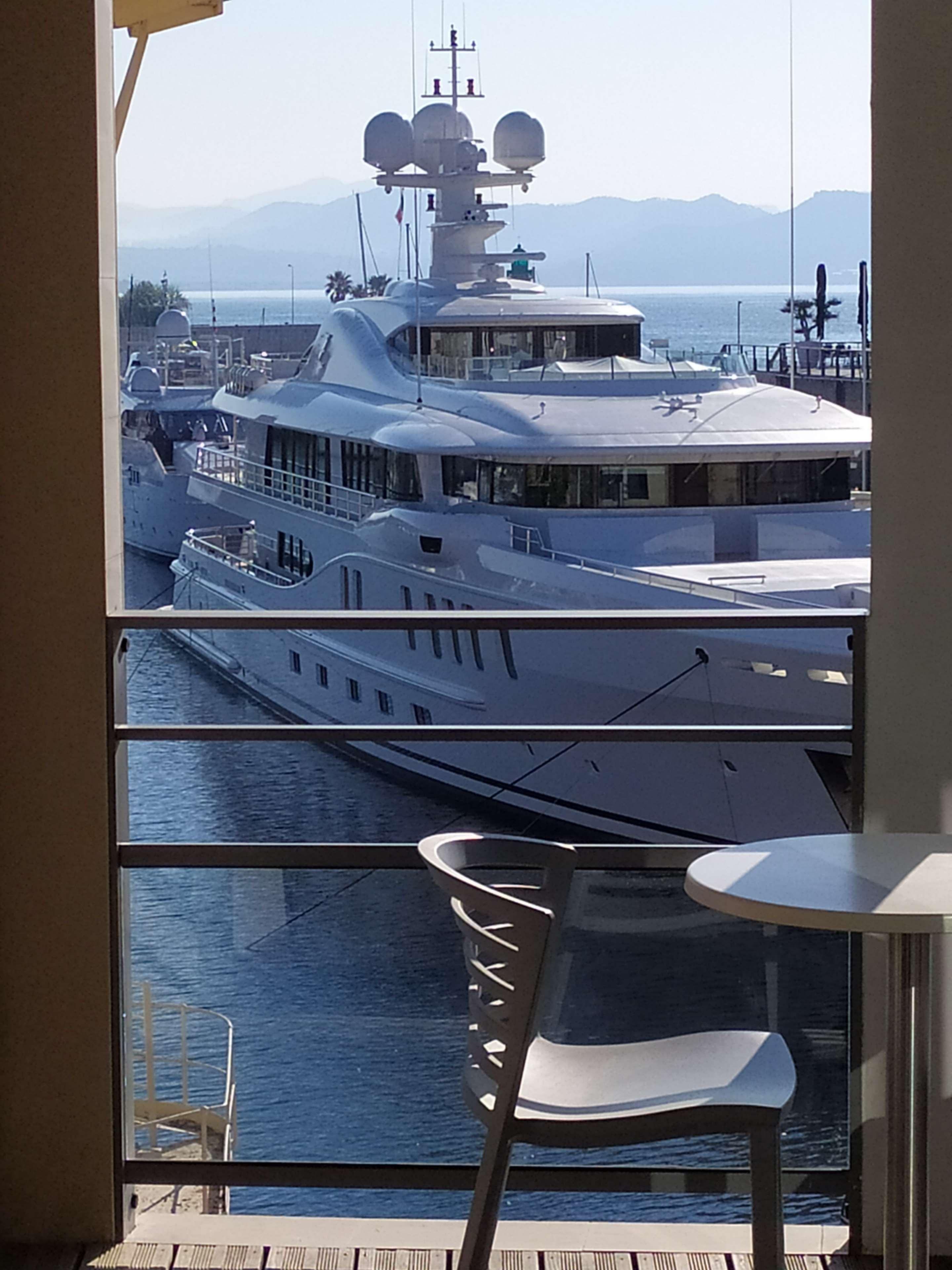 Double Queen Size Bed