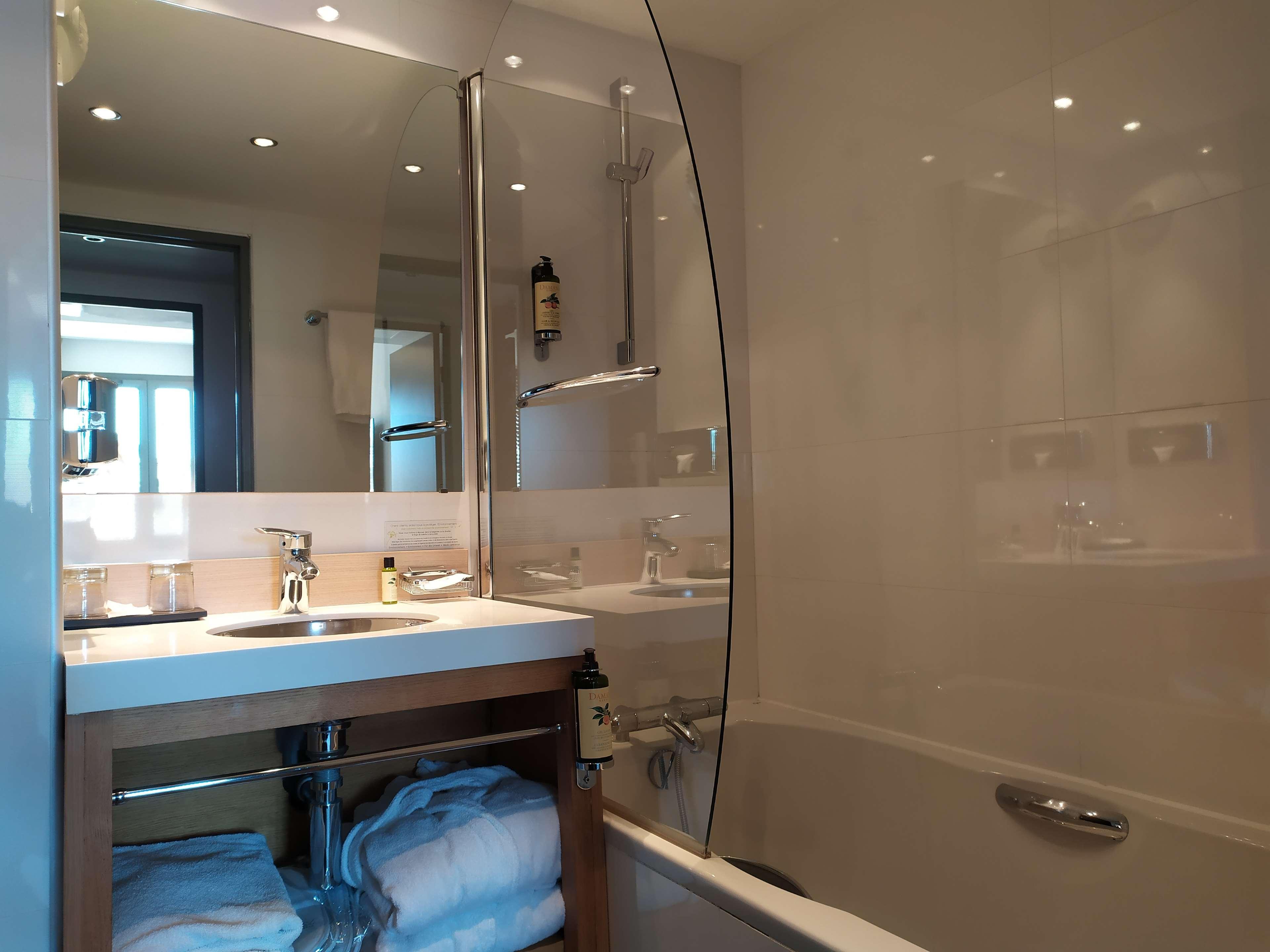 Suite Queen Size Bed