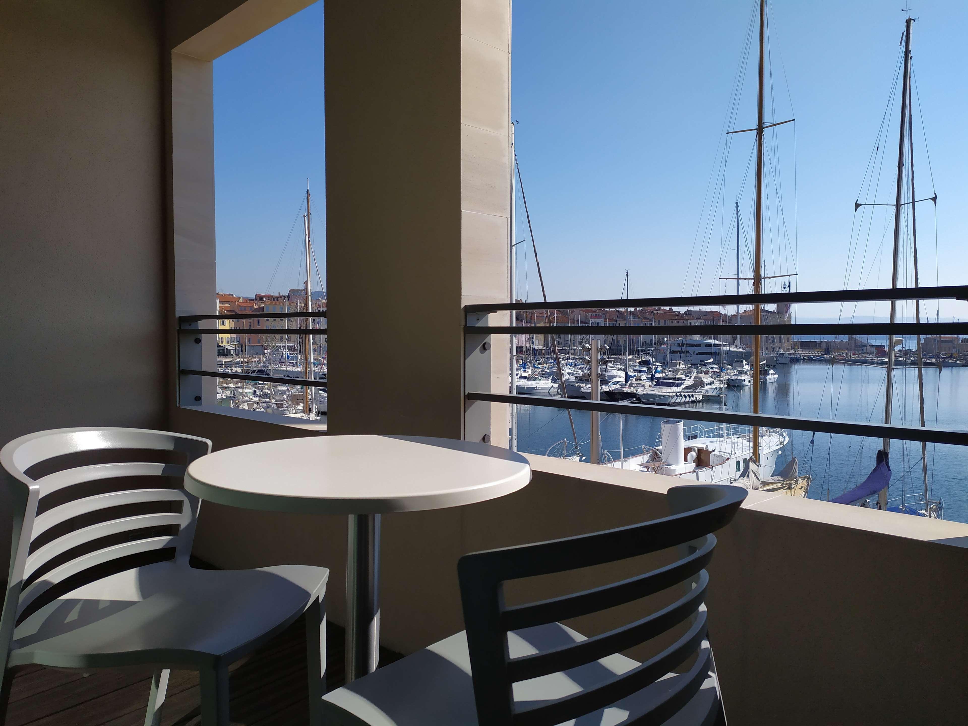 Junior Suite Queen Bed Non Smoking