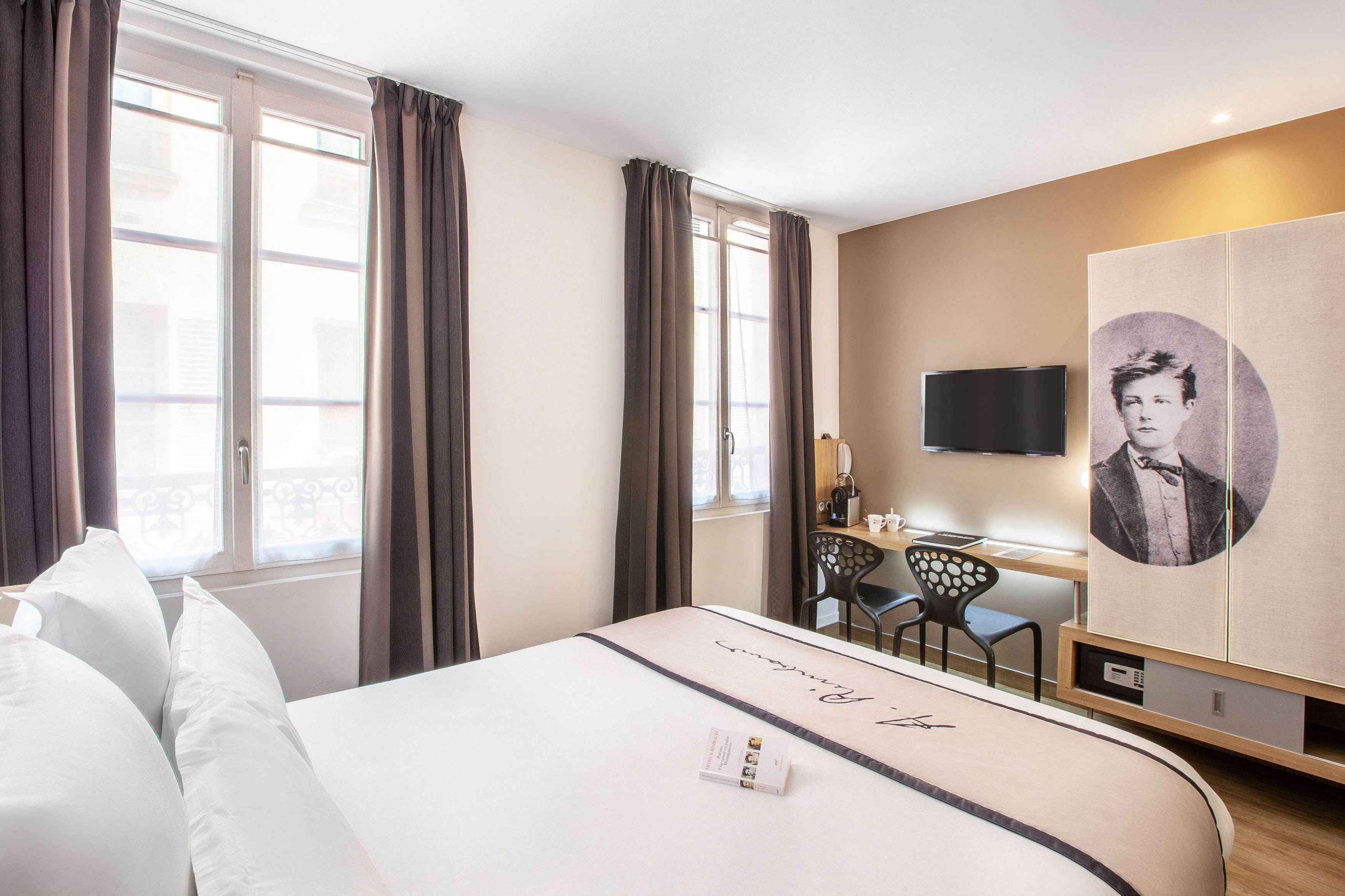 Double Classic Queen Bed