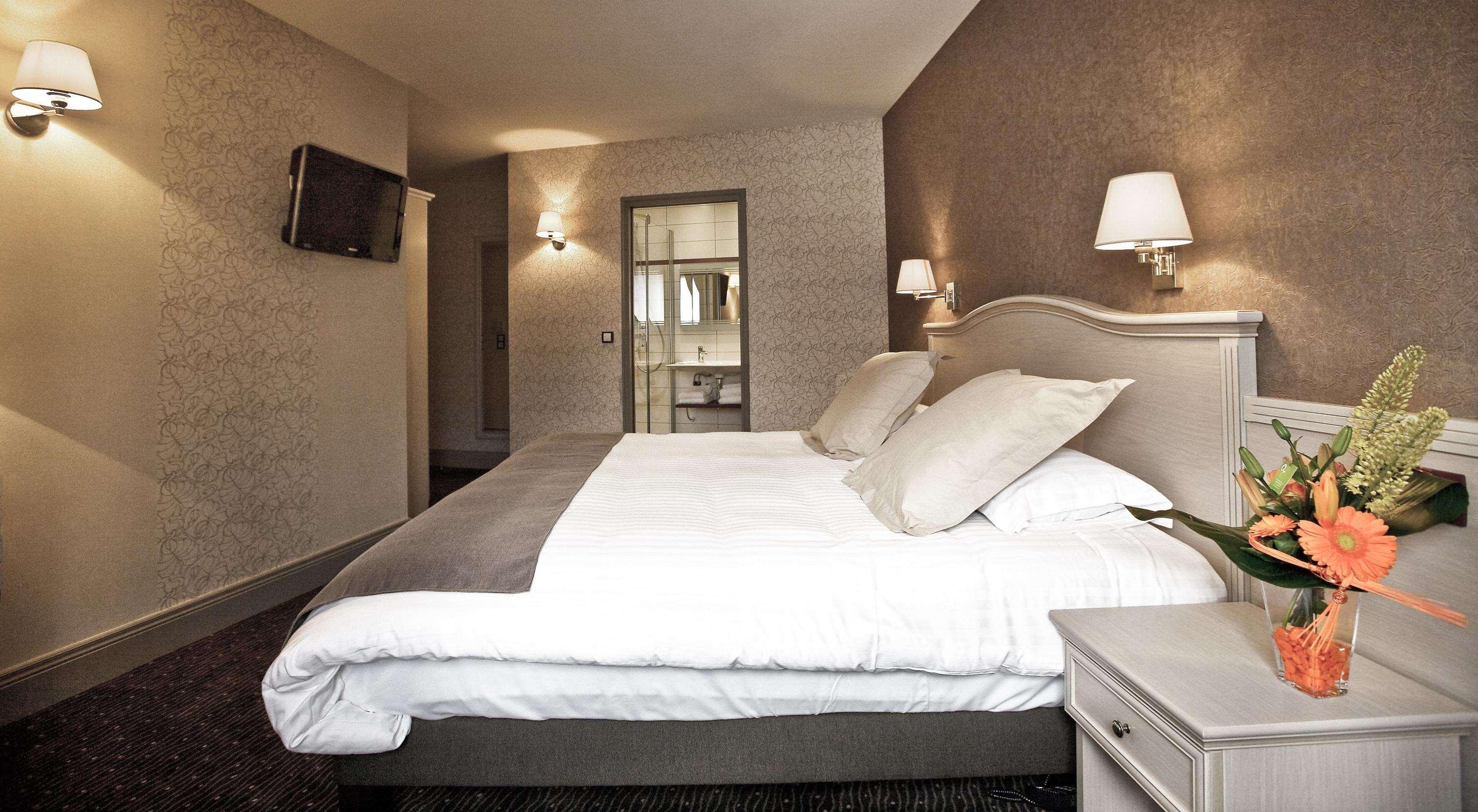 Double King Size Bed