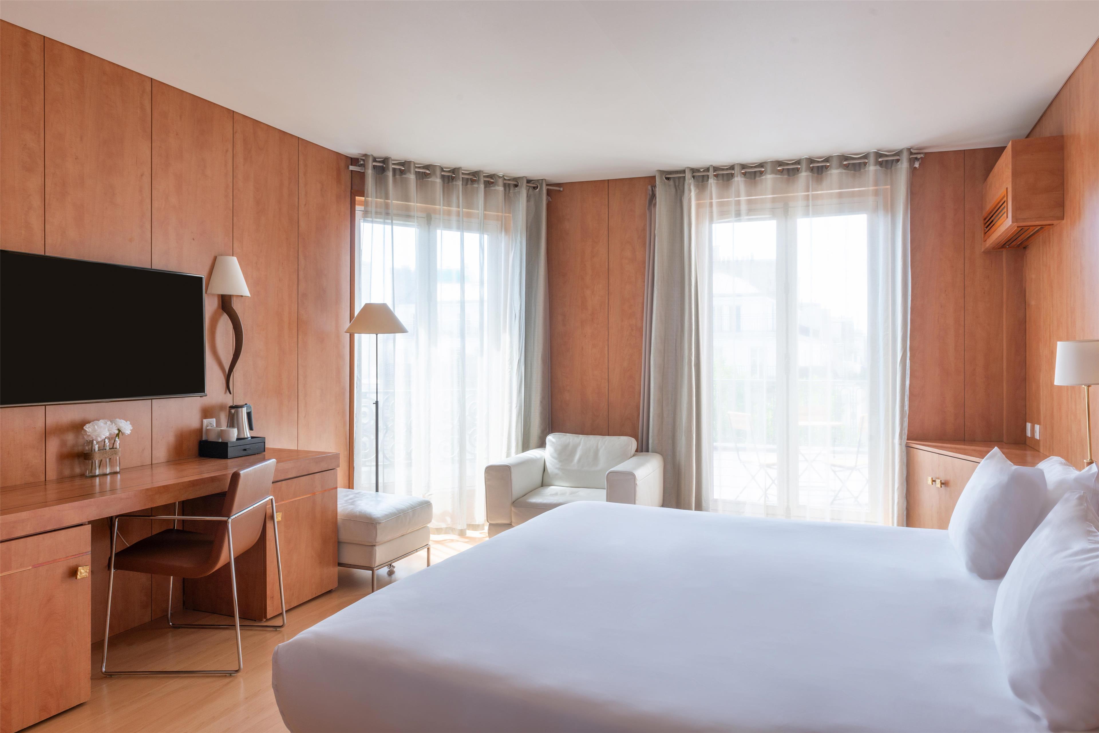 Double King Bed Non Smoking