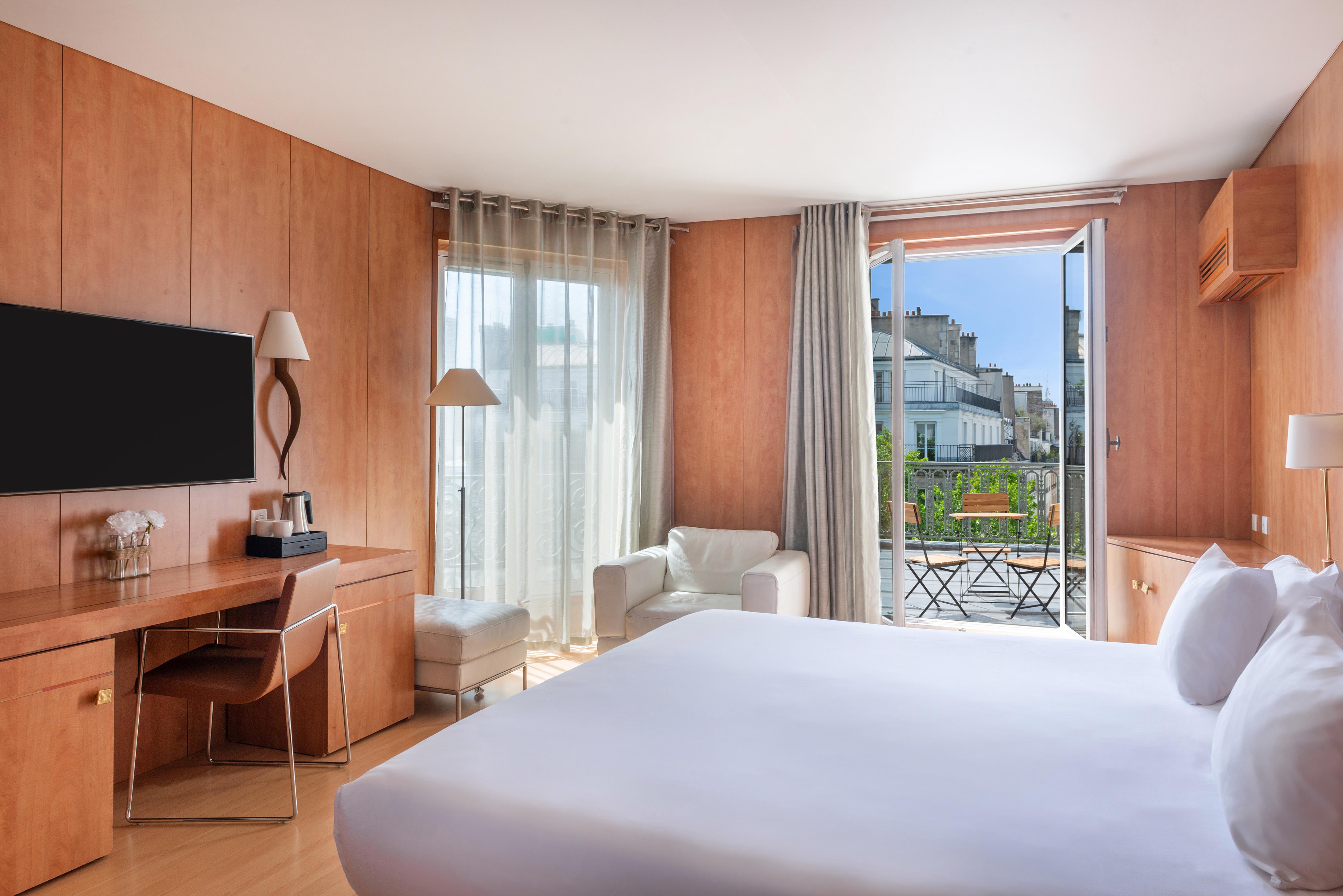 Double King Bed Non Smoking