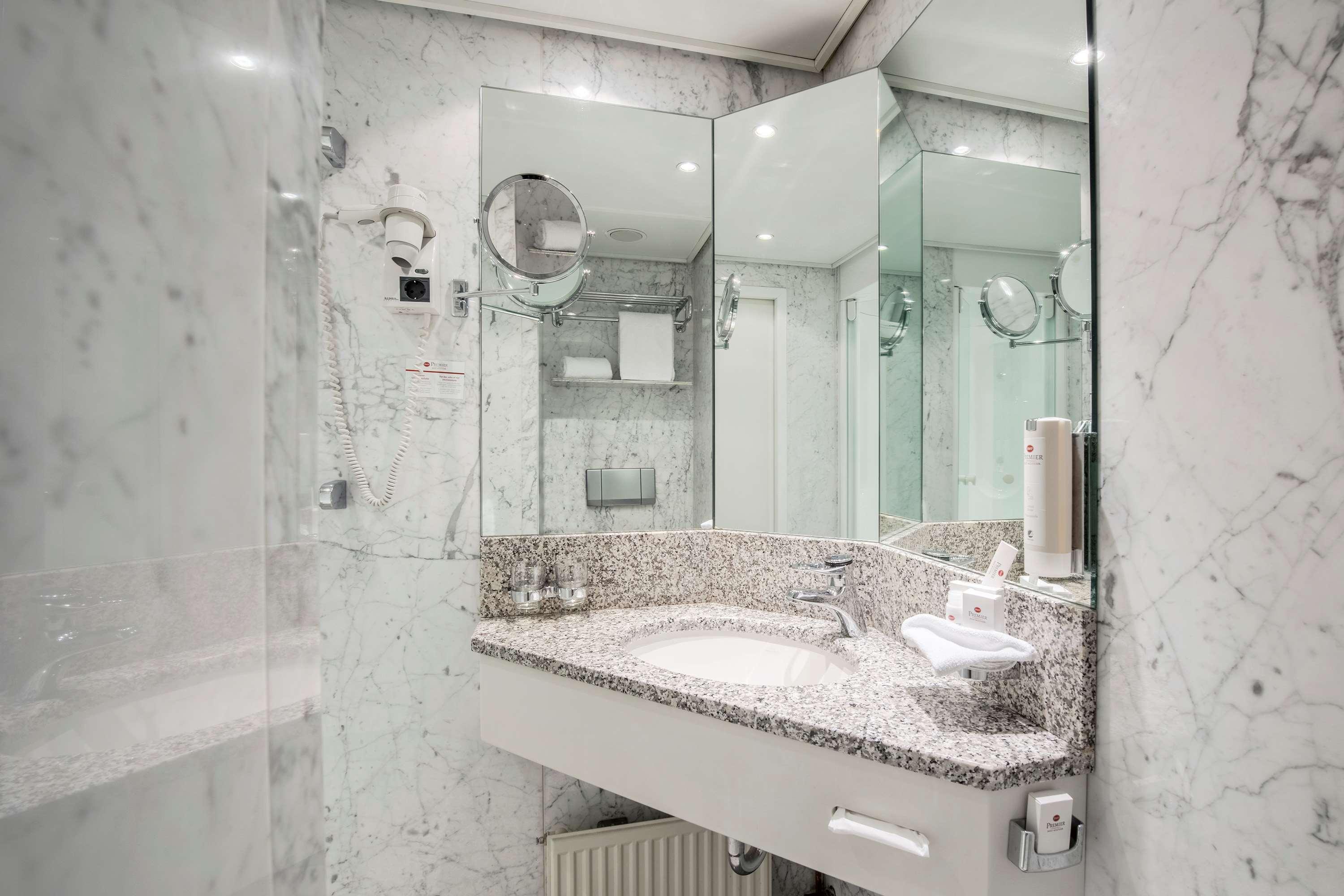 Double Queen Bed Non Smoking