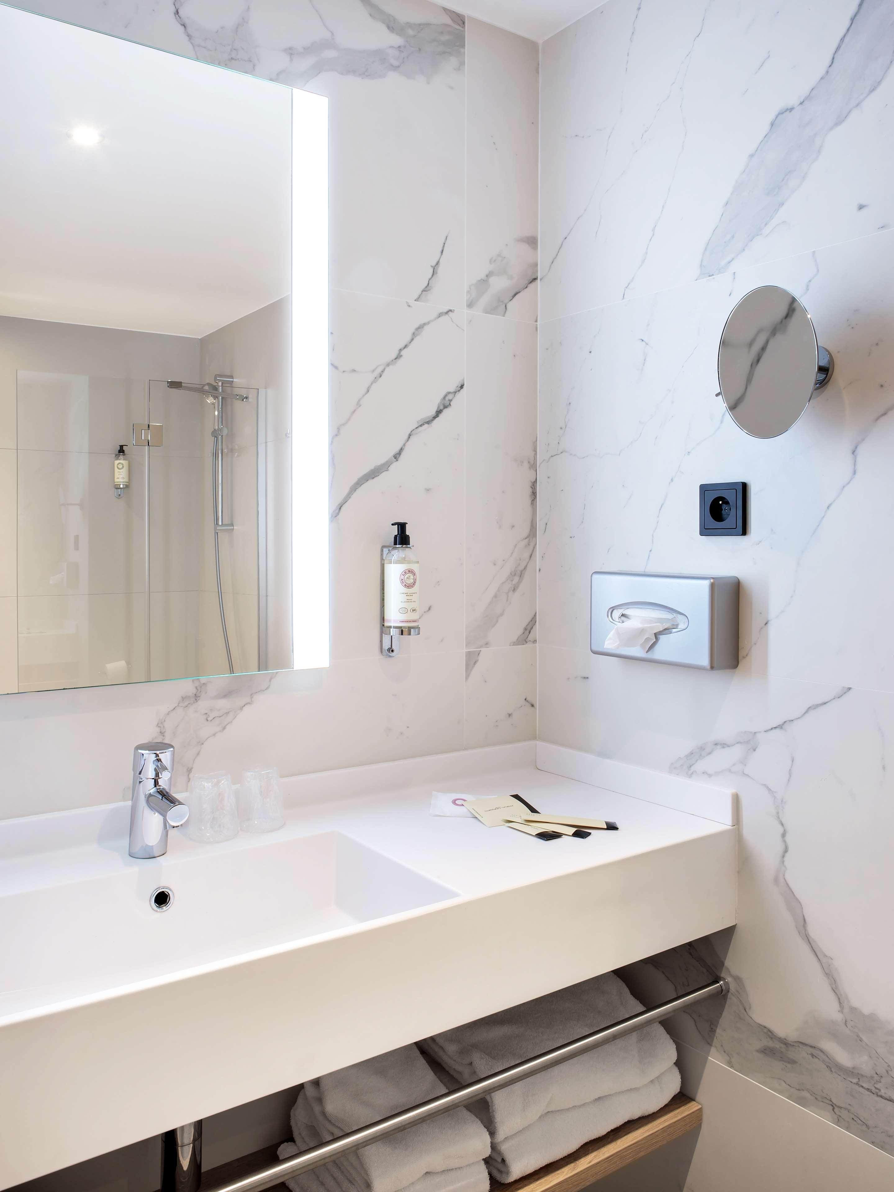 Suite Queen Size Bed