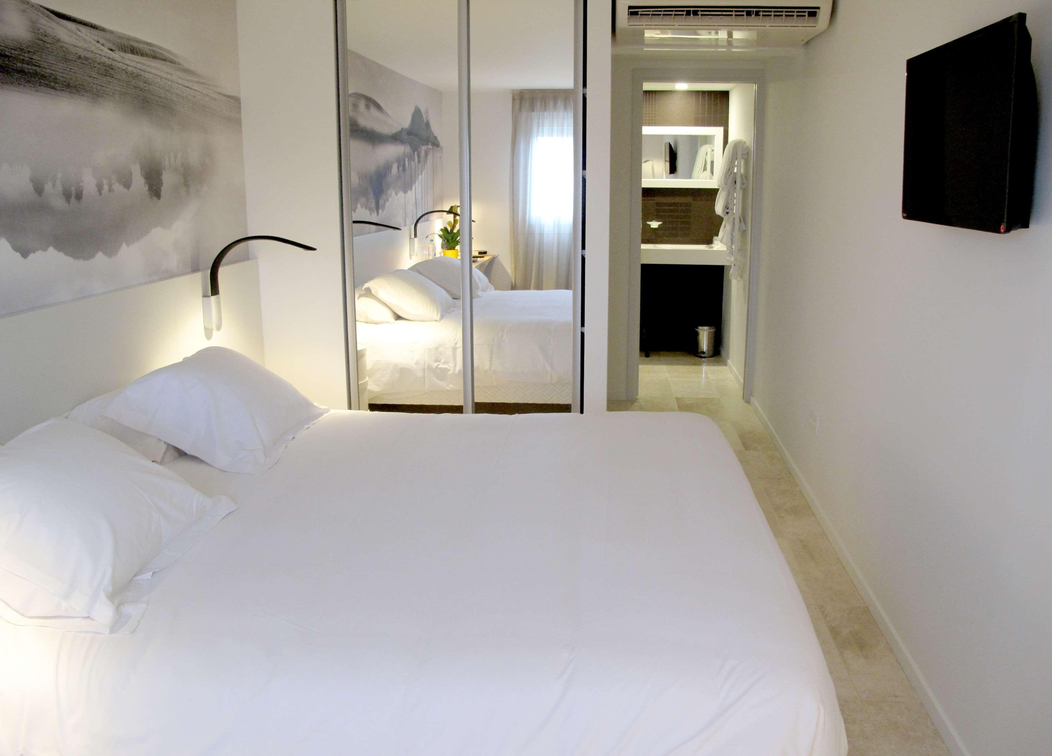 Double Queen Size Bed