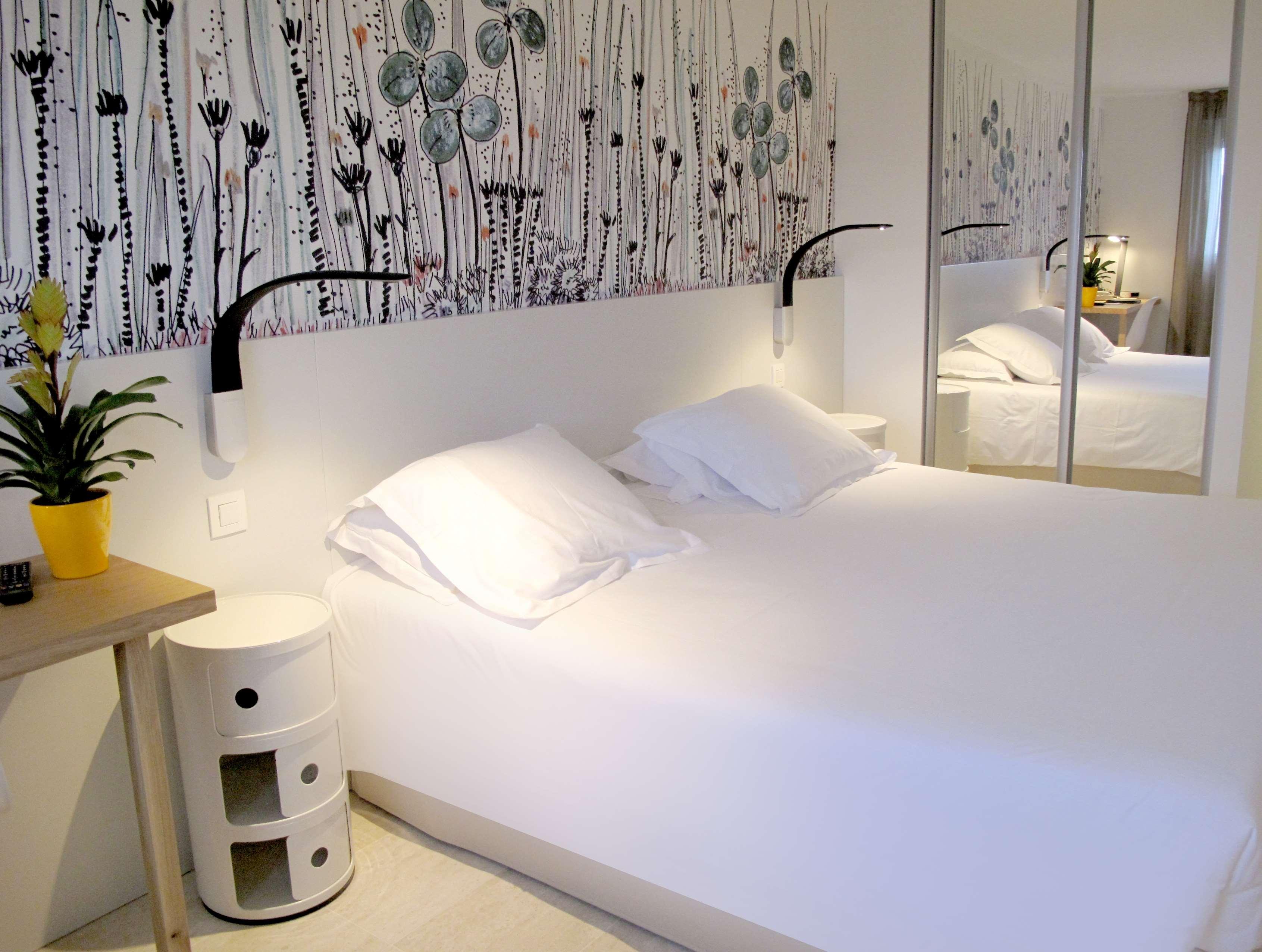 Double Queen Size Bed