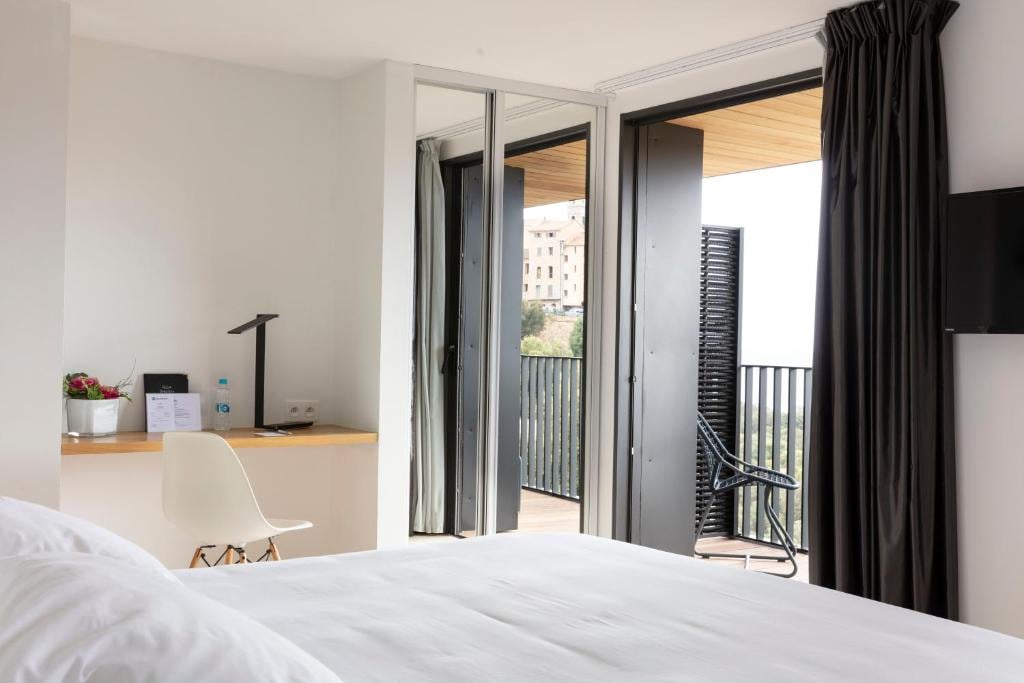 Double Deluxe Sea View with Balcony