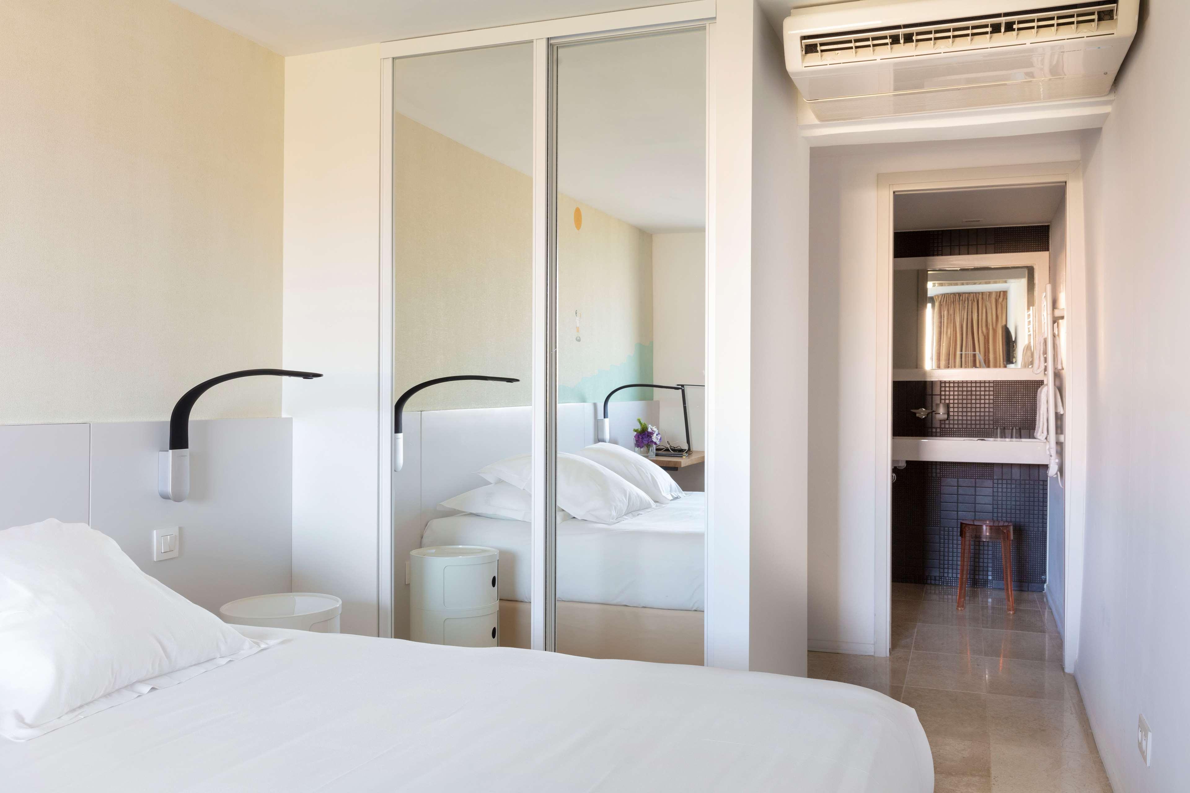 Double Queen Size Bed