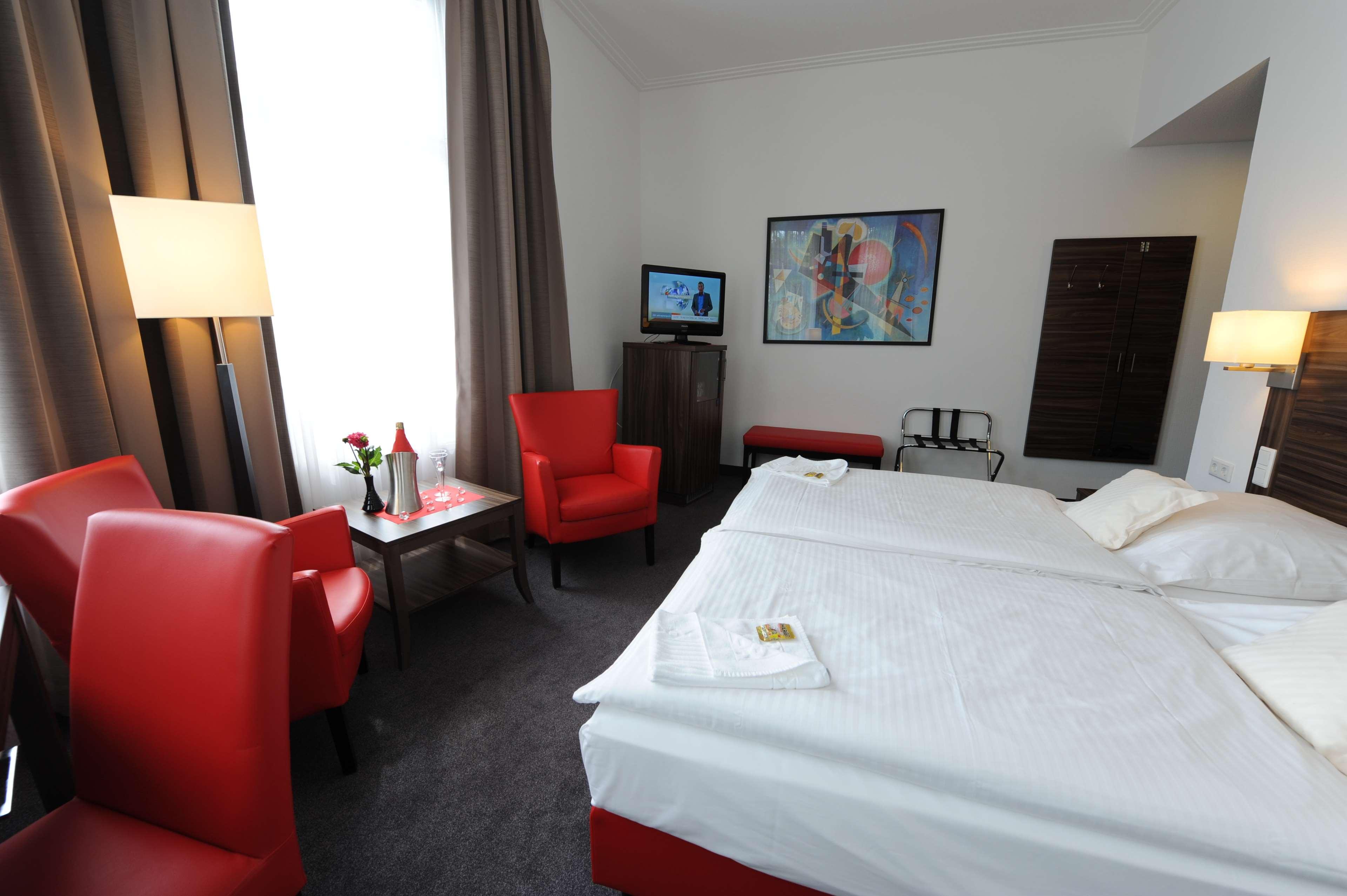 Double Deluxe King Bed