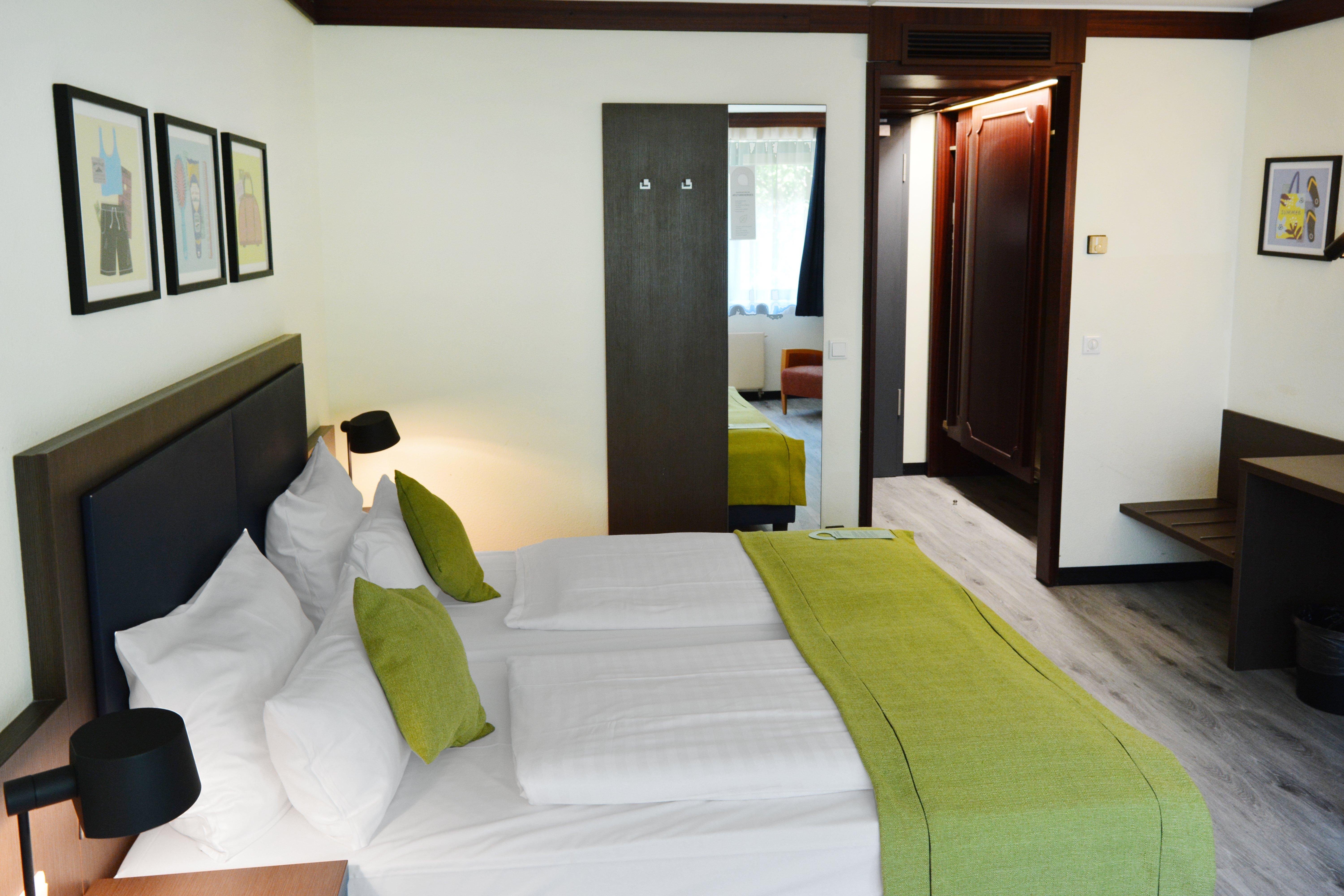 Double or Twin Standard