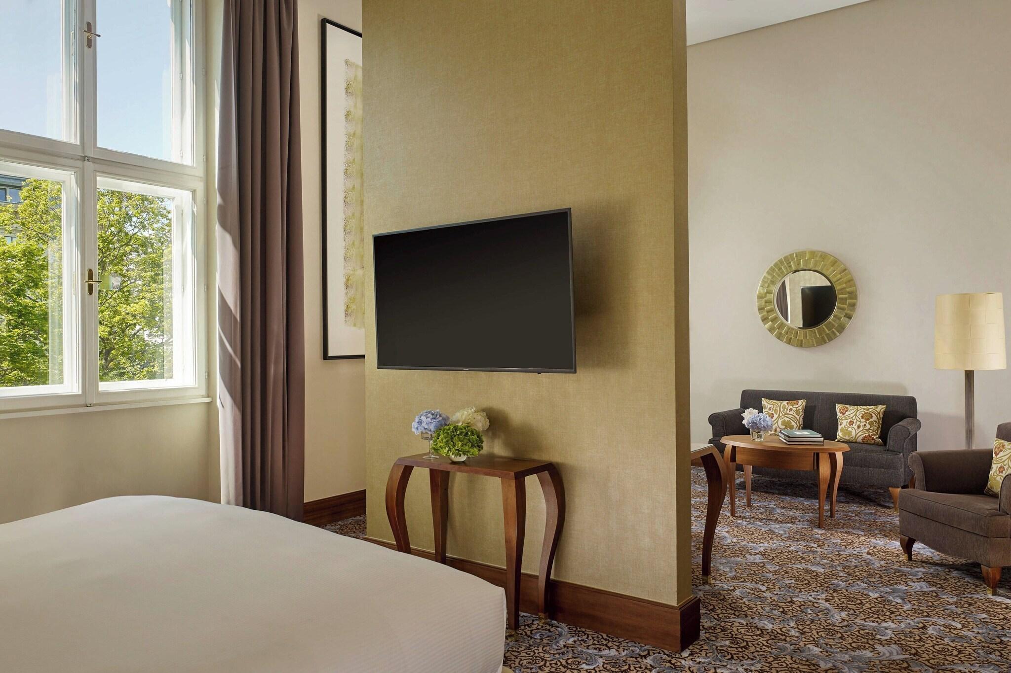 Junior Suite King Size Bed