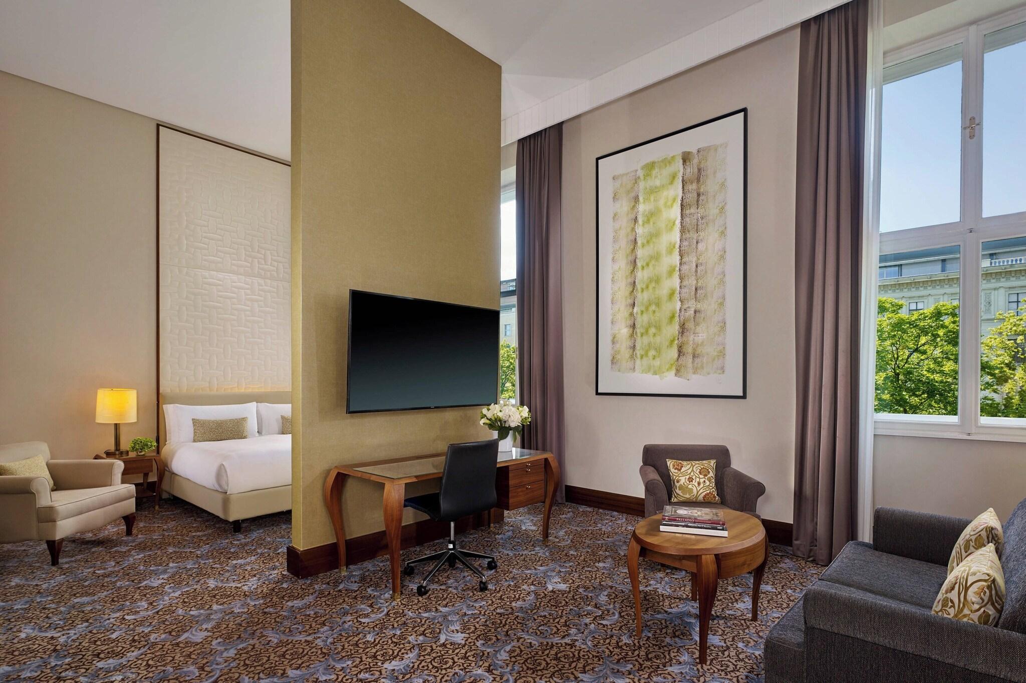 Junior Suite King Size Bed