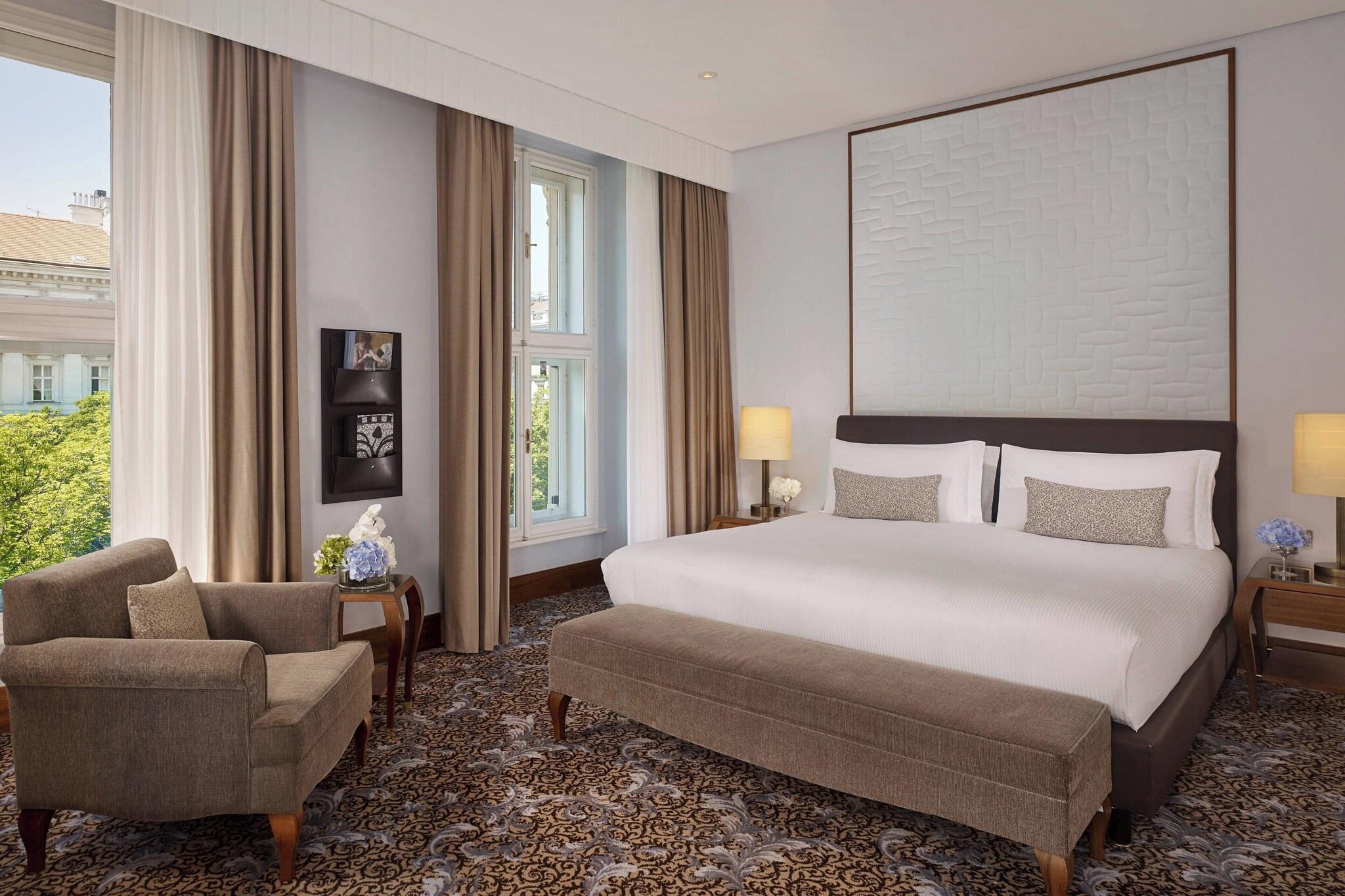 Junior Suite King Size Bed