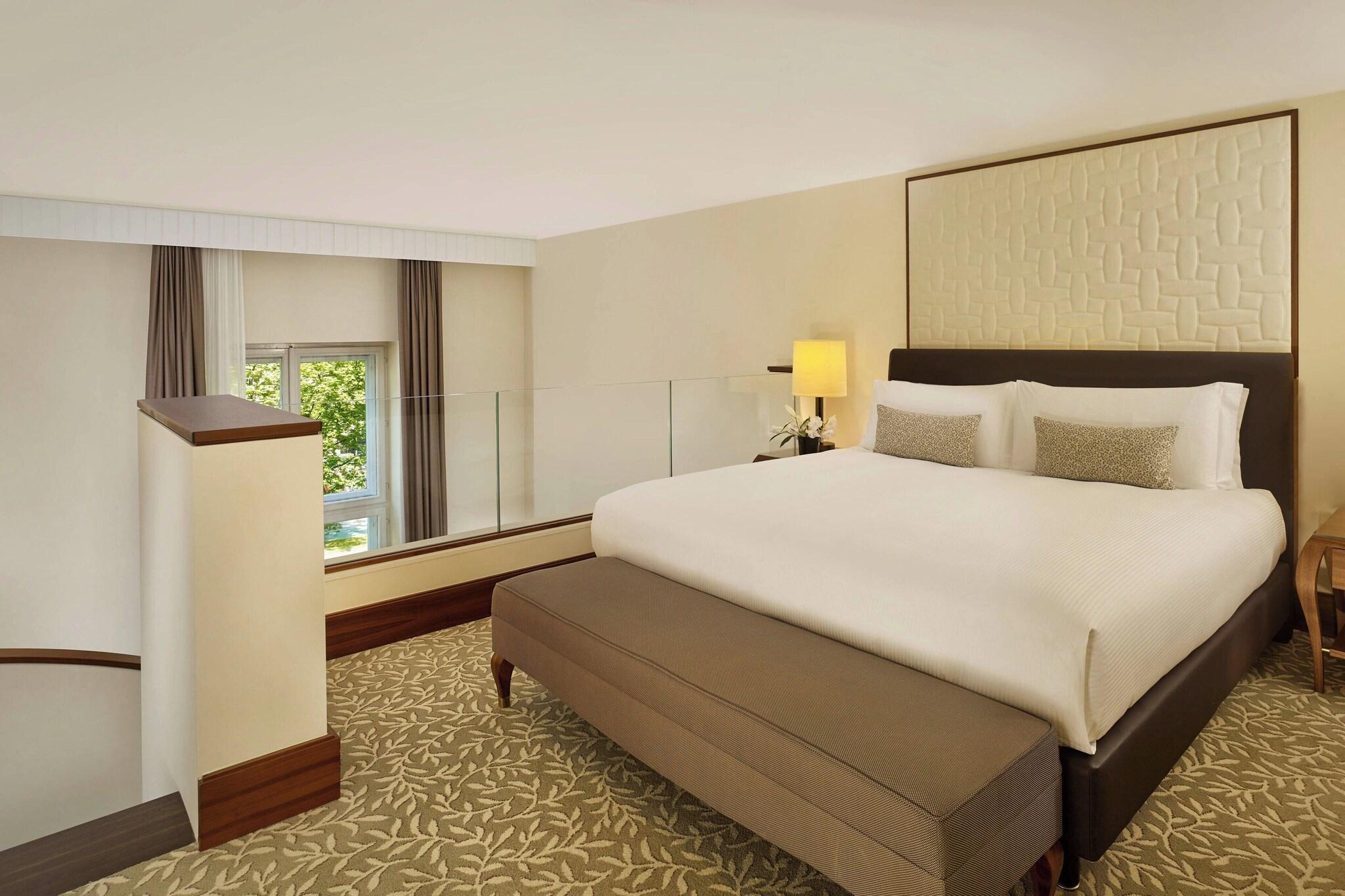 Suite with Views