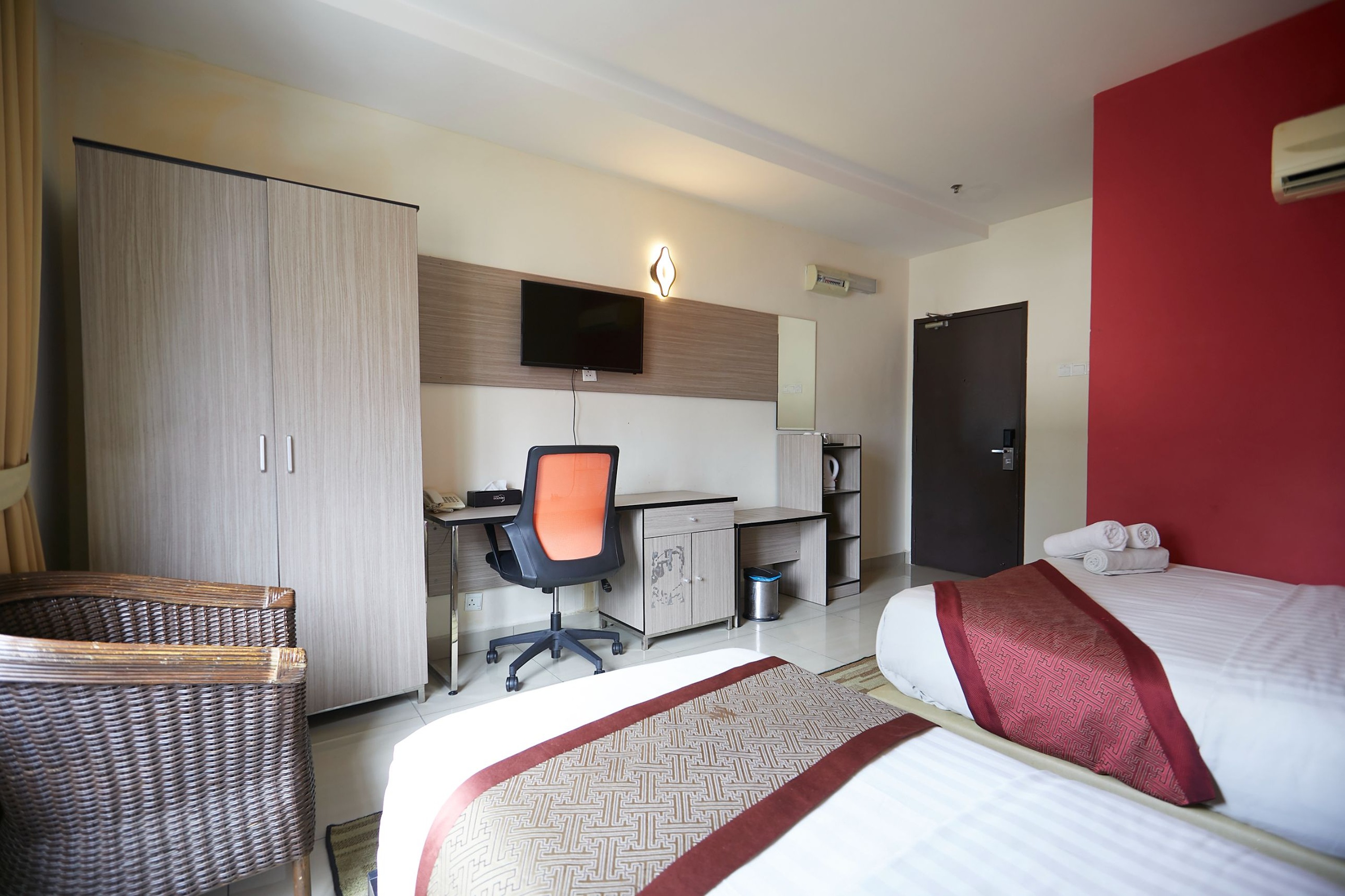 Family Room Executive