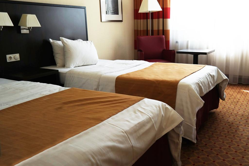 Double or Twin Standard