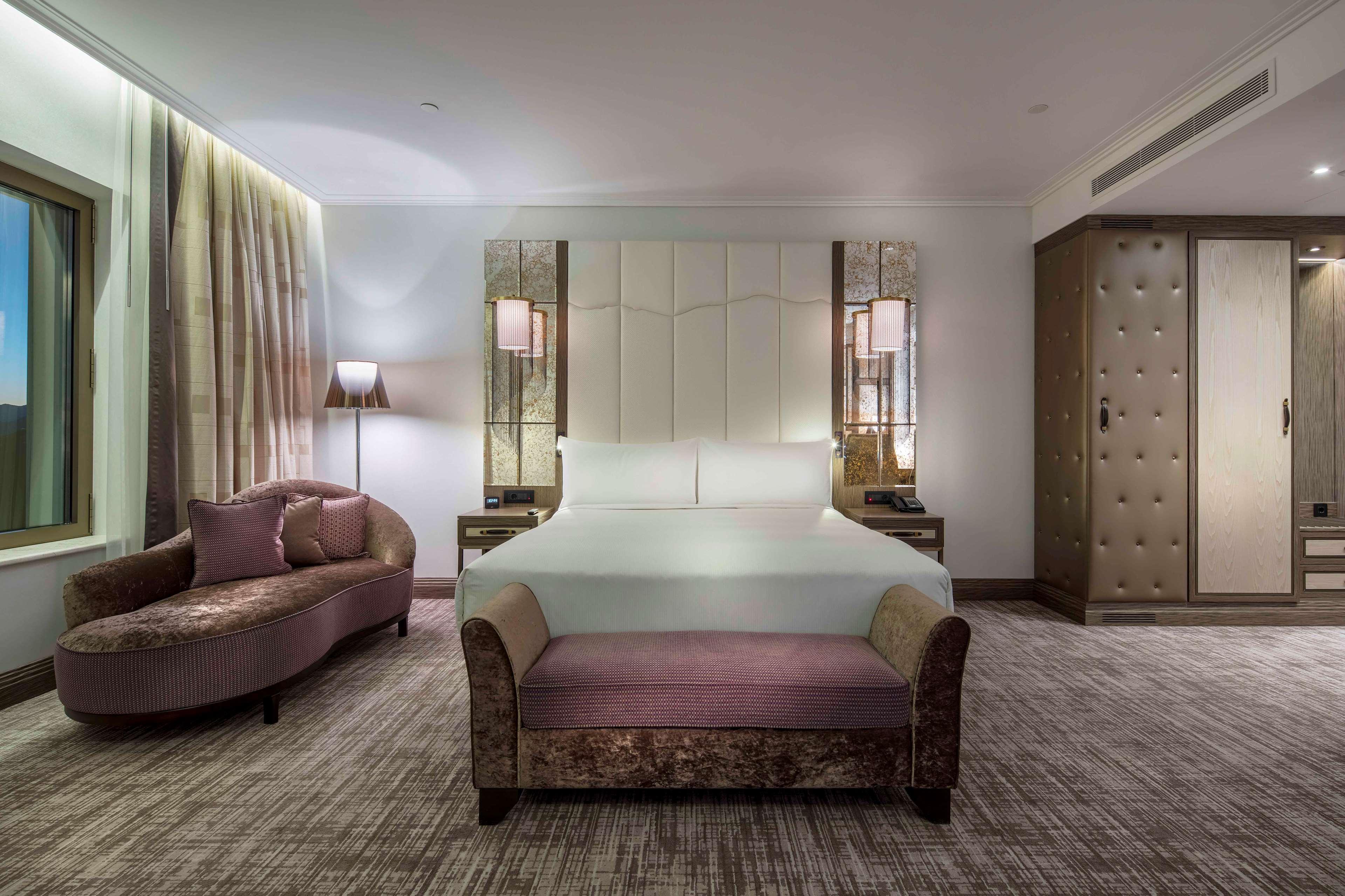 Room Executive King Bed