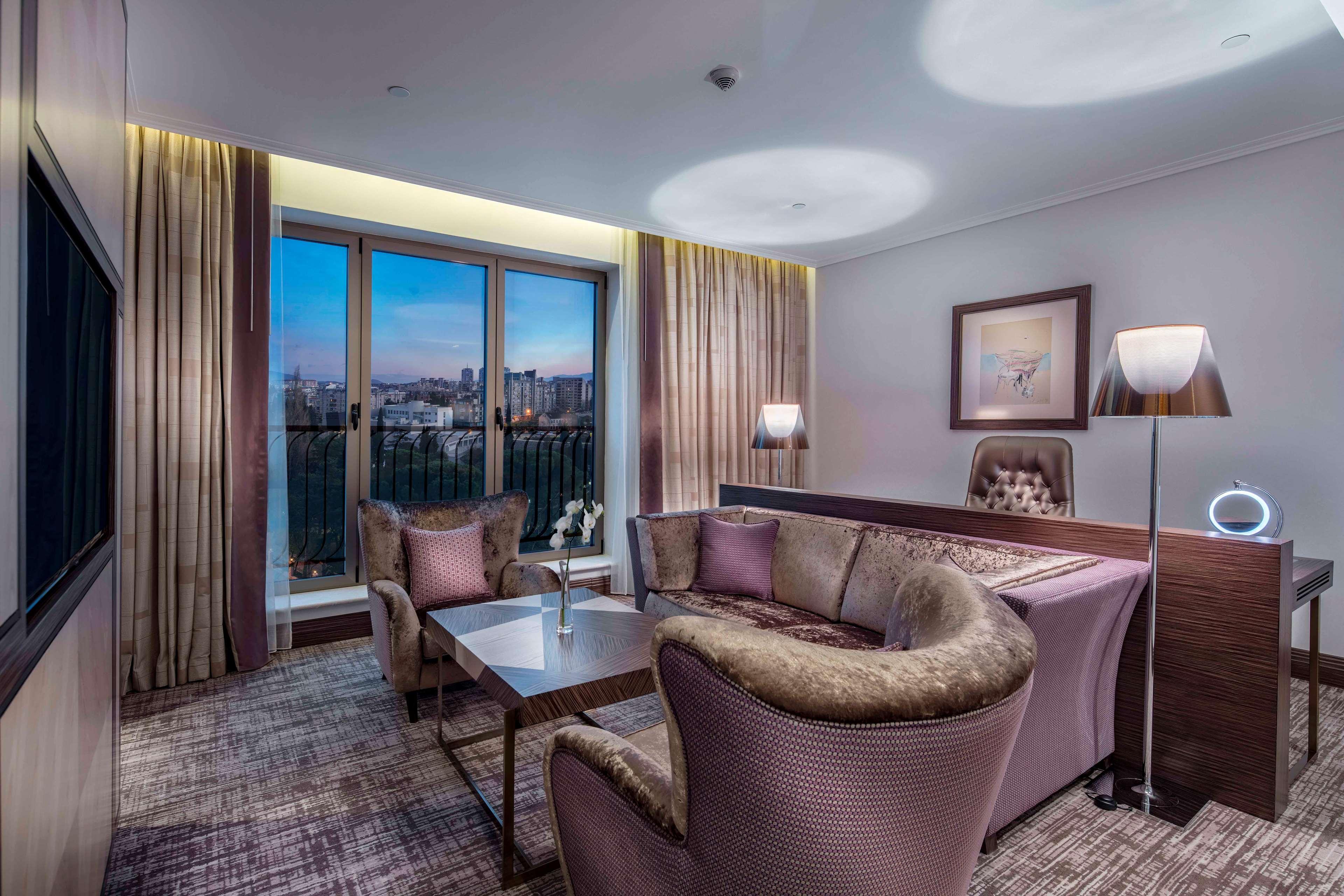 Suite King Bed One Bedroom 