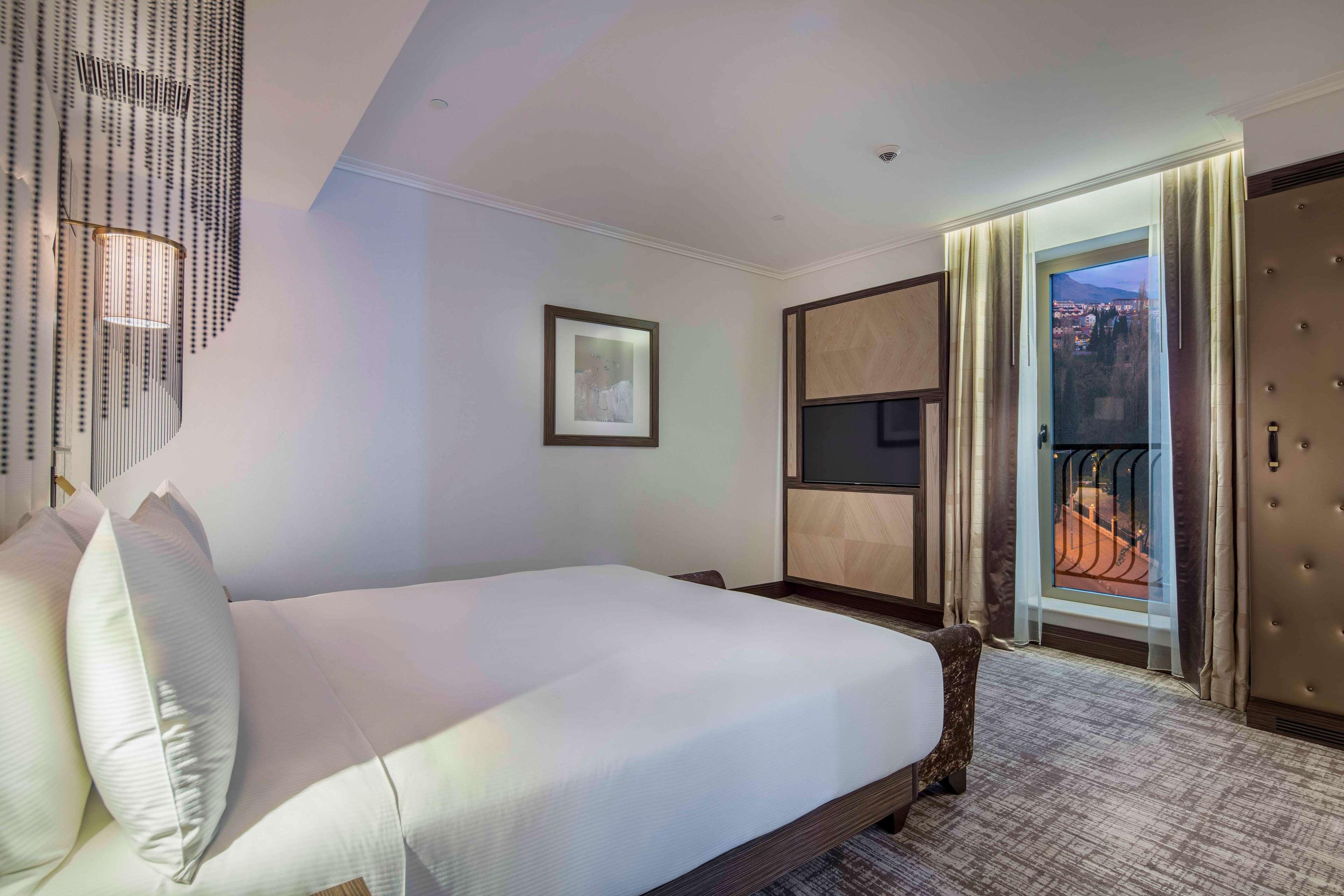 Suite King Bed One Bedroom 