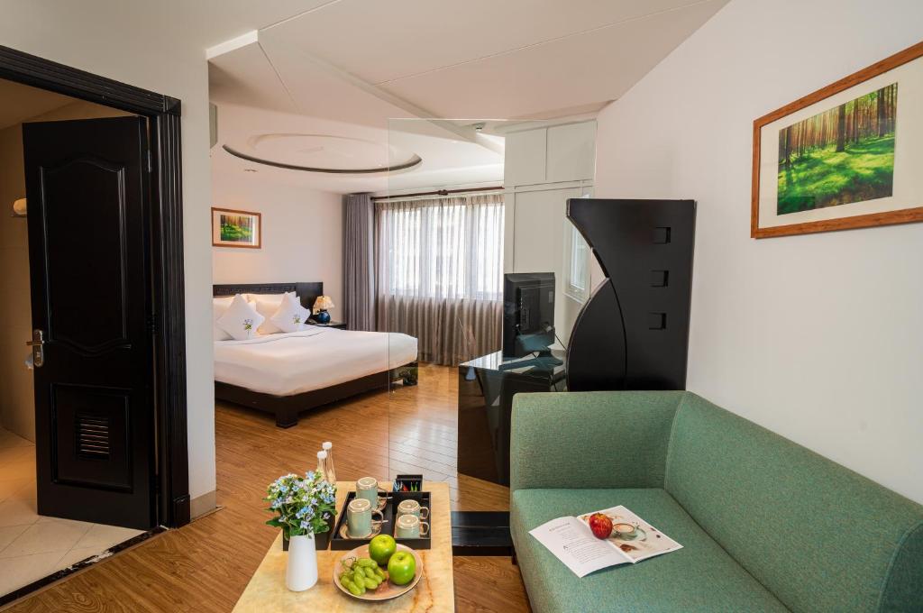 Suite City View King Bed