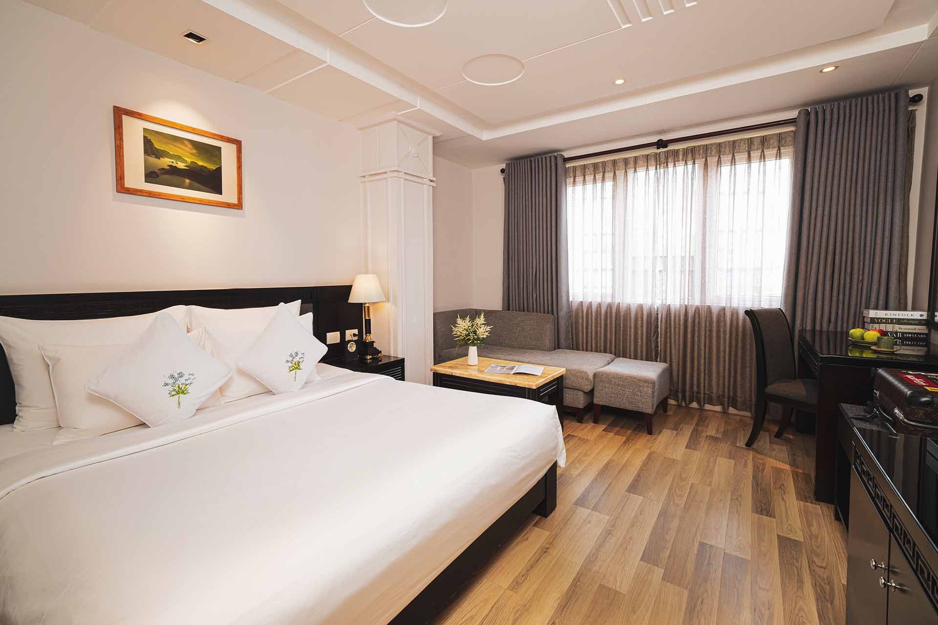 Suite City View King Bed