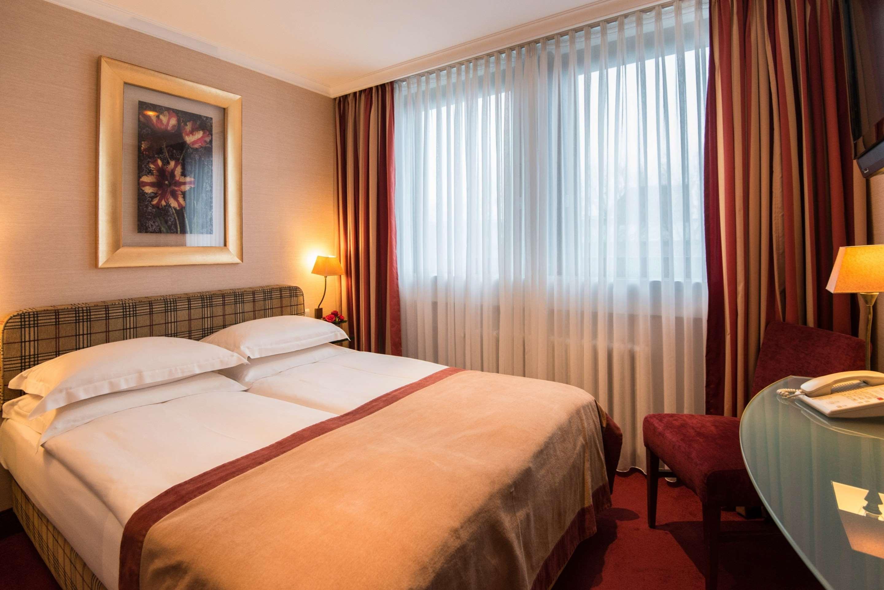 Double Queen Size Bed