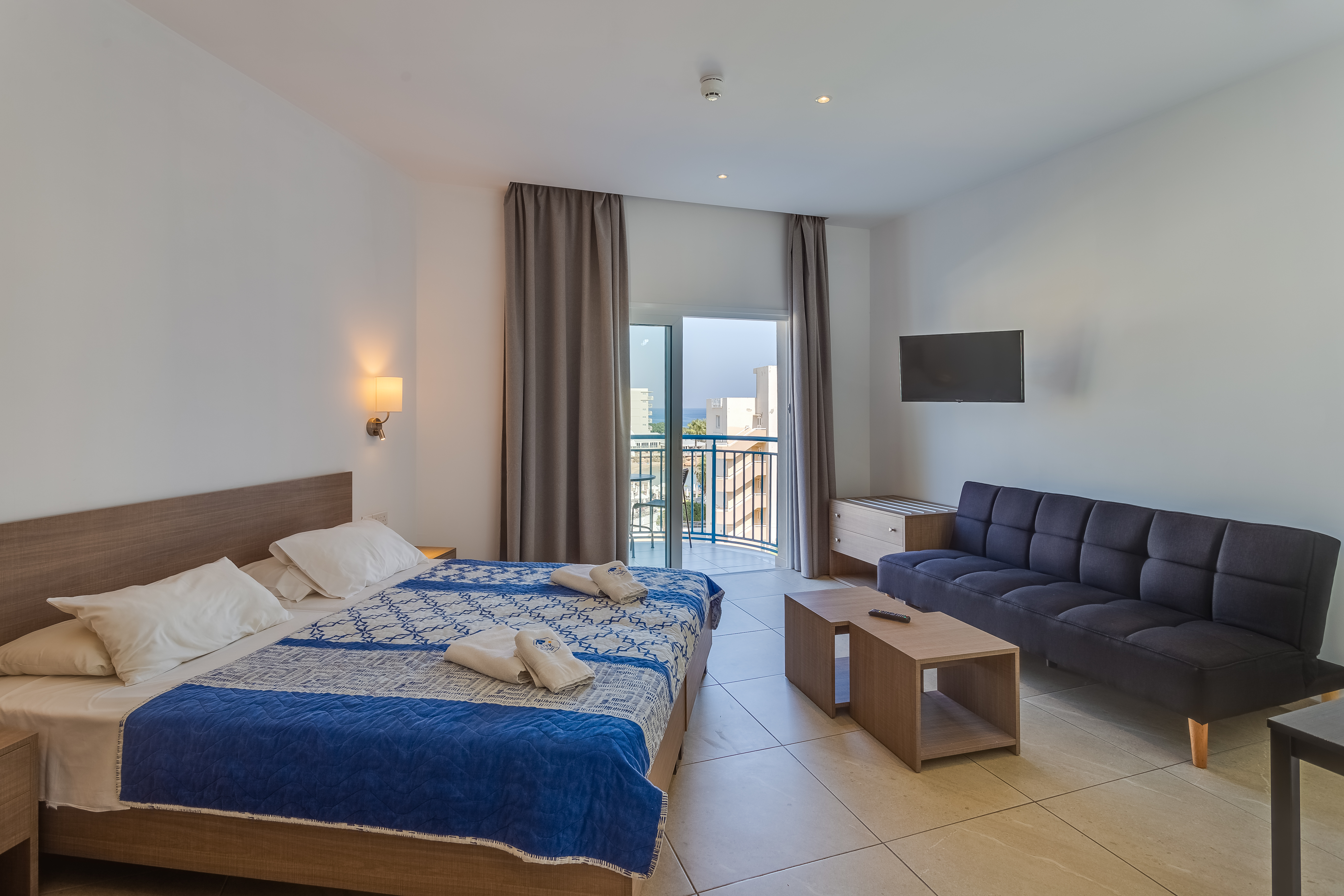 Double or Twin Side Sea View