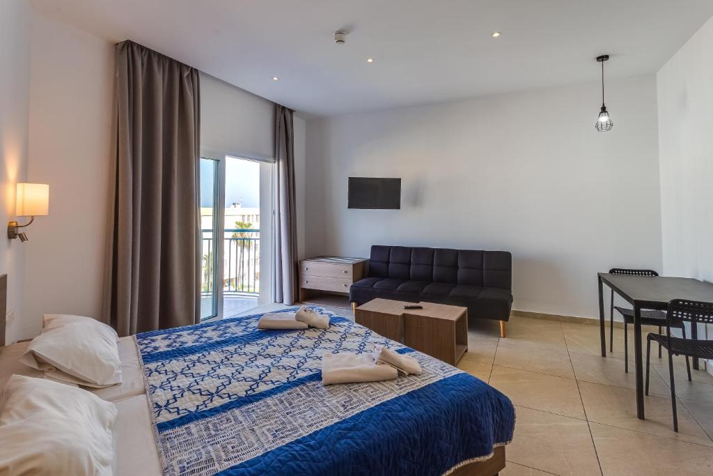 Single Superior Side Sea View