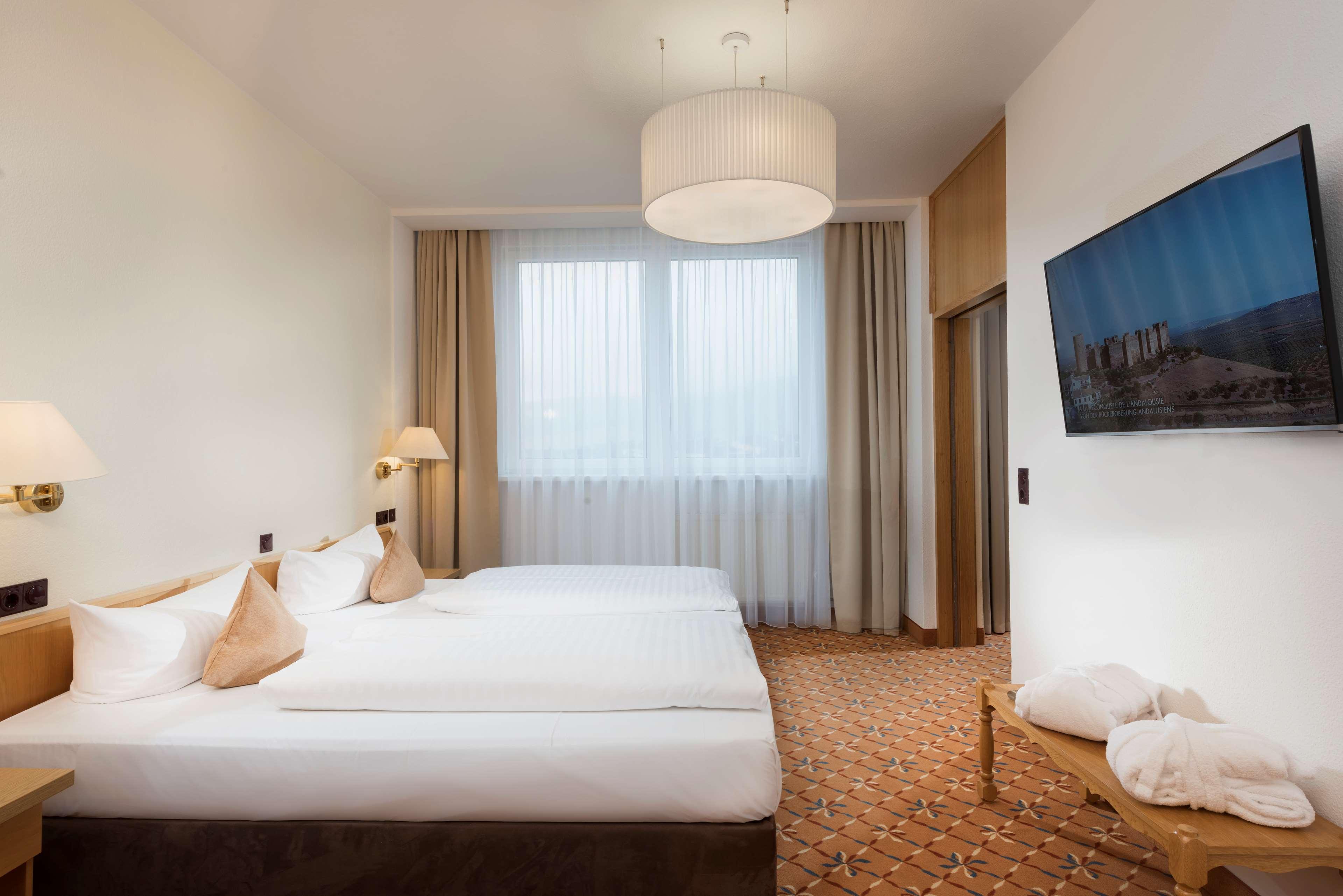 Suite Queen Size Bed