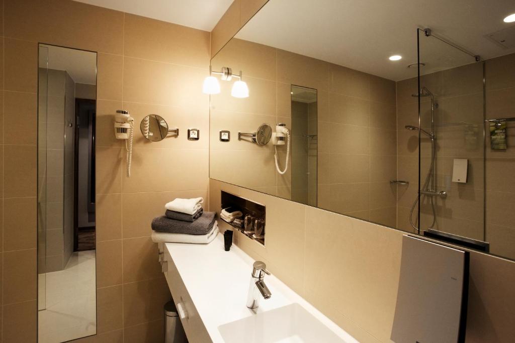 Double or Twin Superior