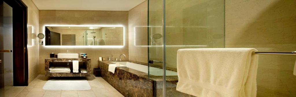 Suite with Jacuzzi with Views