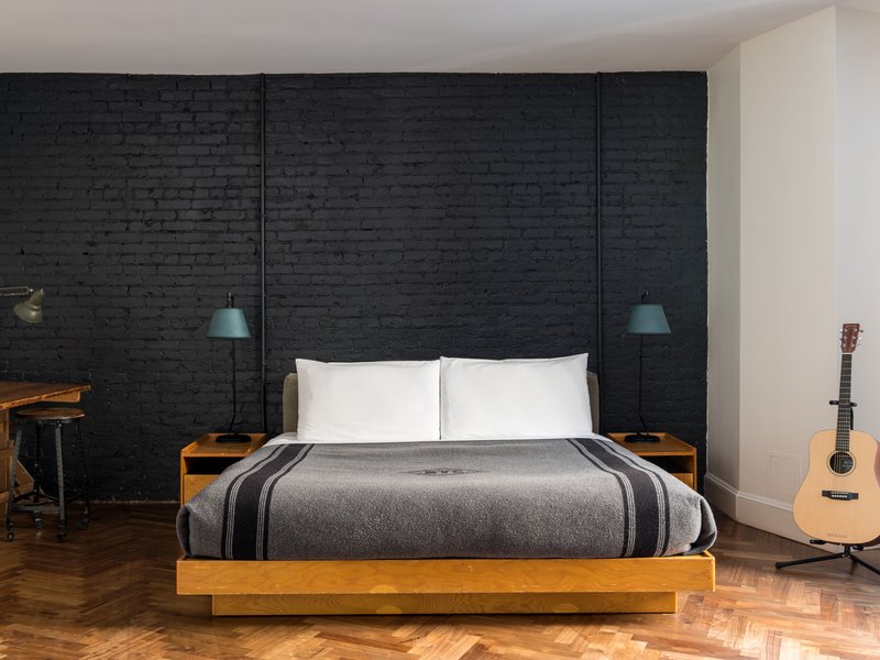 Suite King Size Bed