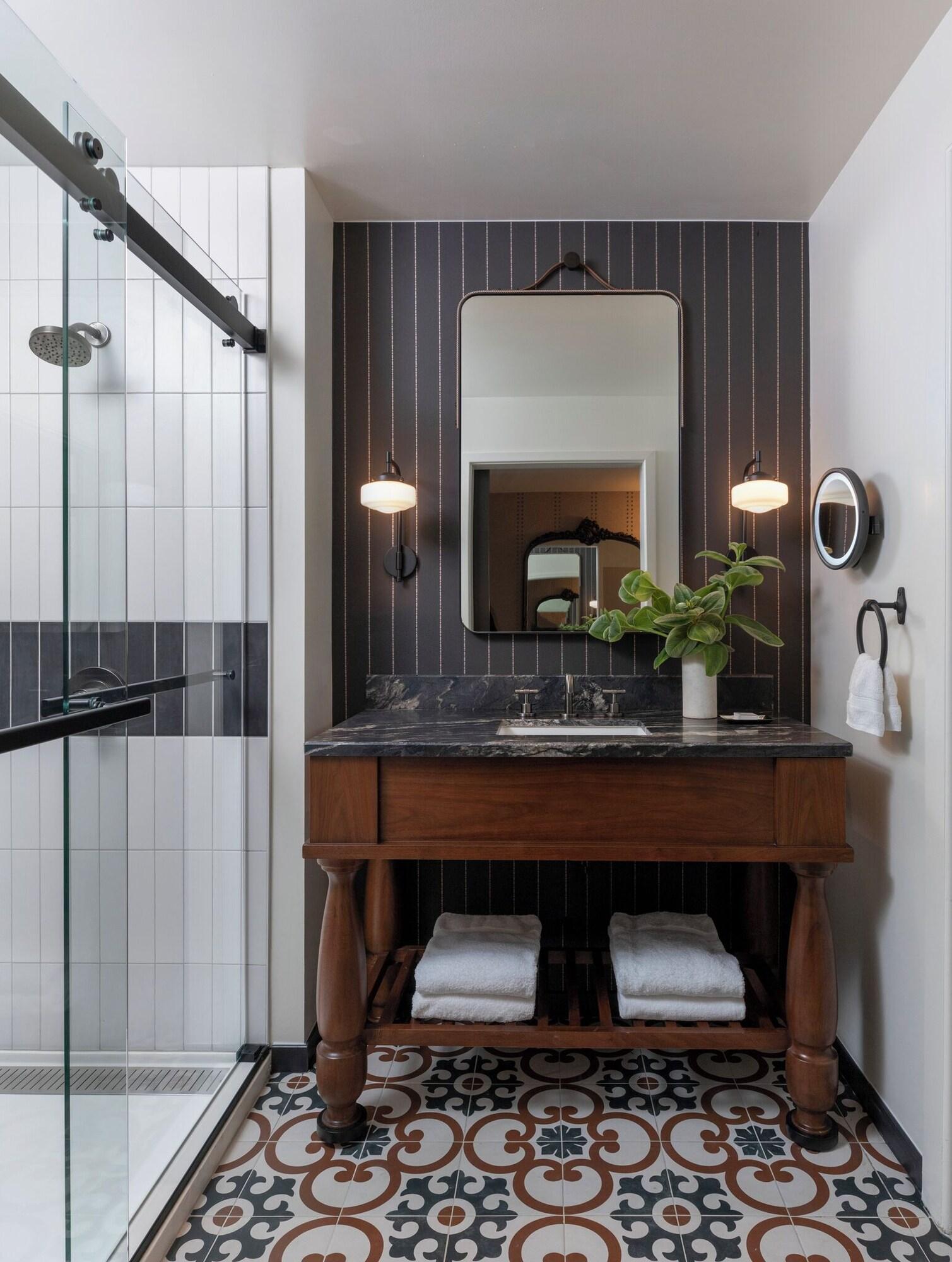 Quadruple Accessible with Views