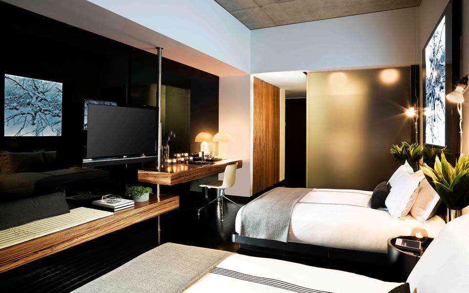 Studio Queen Size Bed