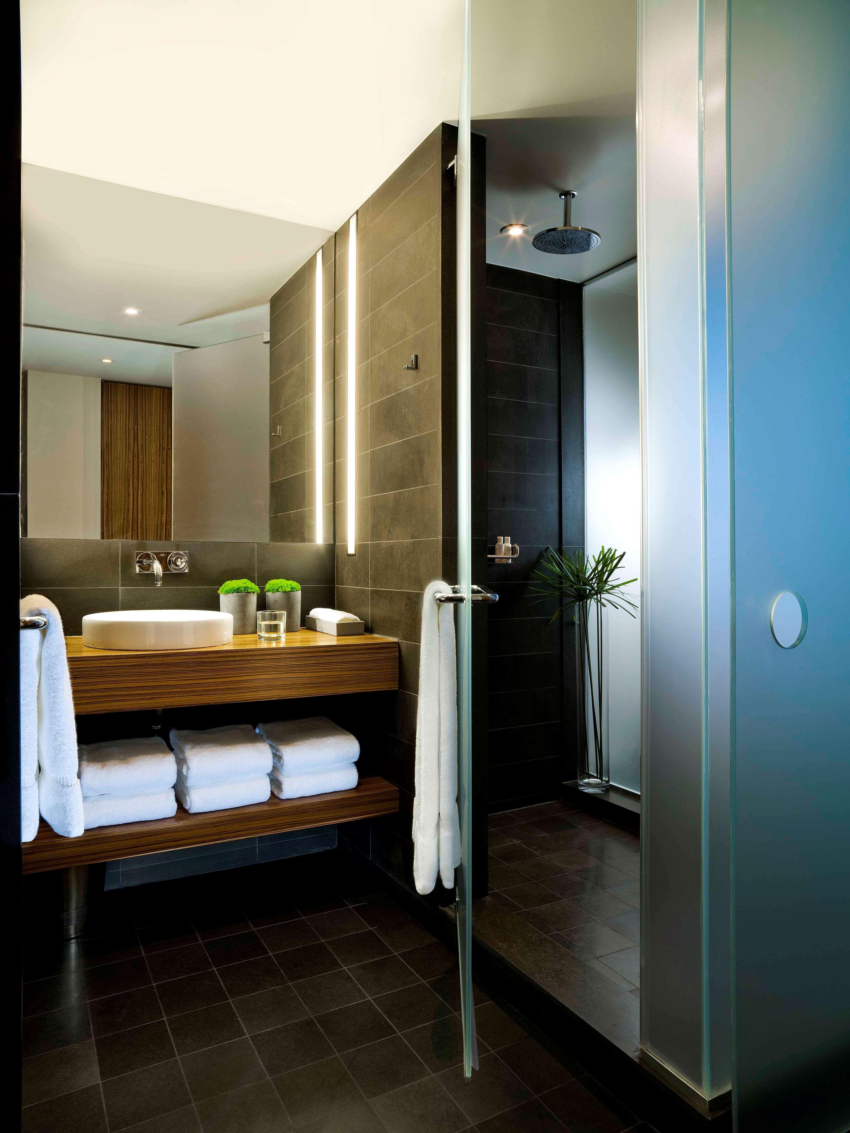 Suite King Size Bed