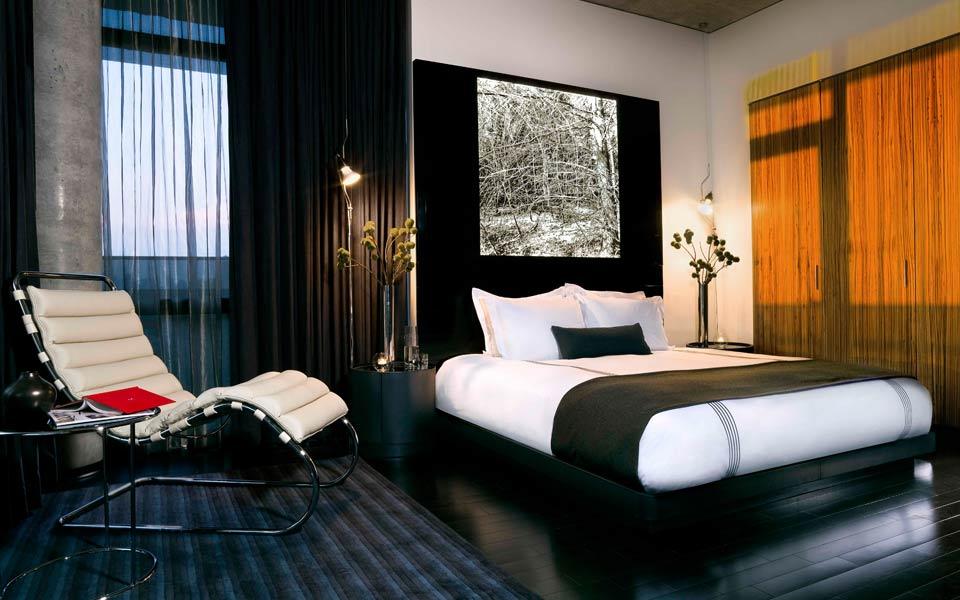 Studio King Size Bed