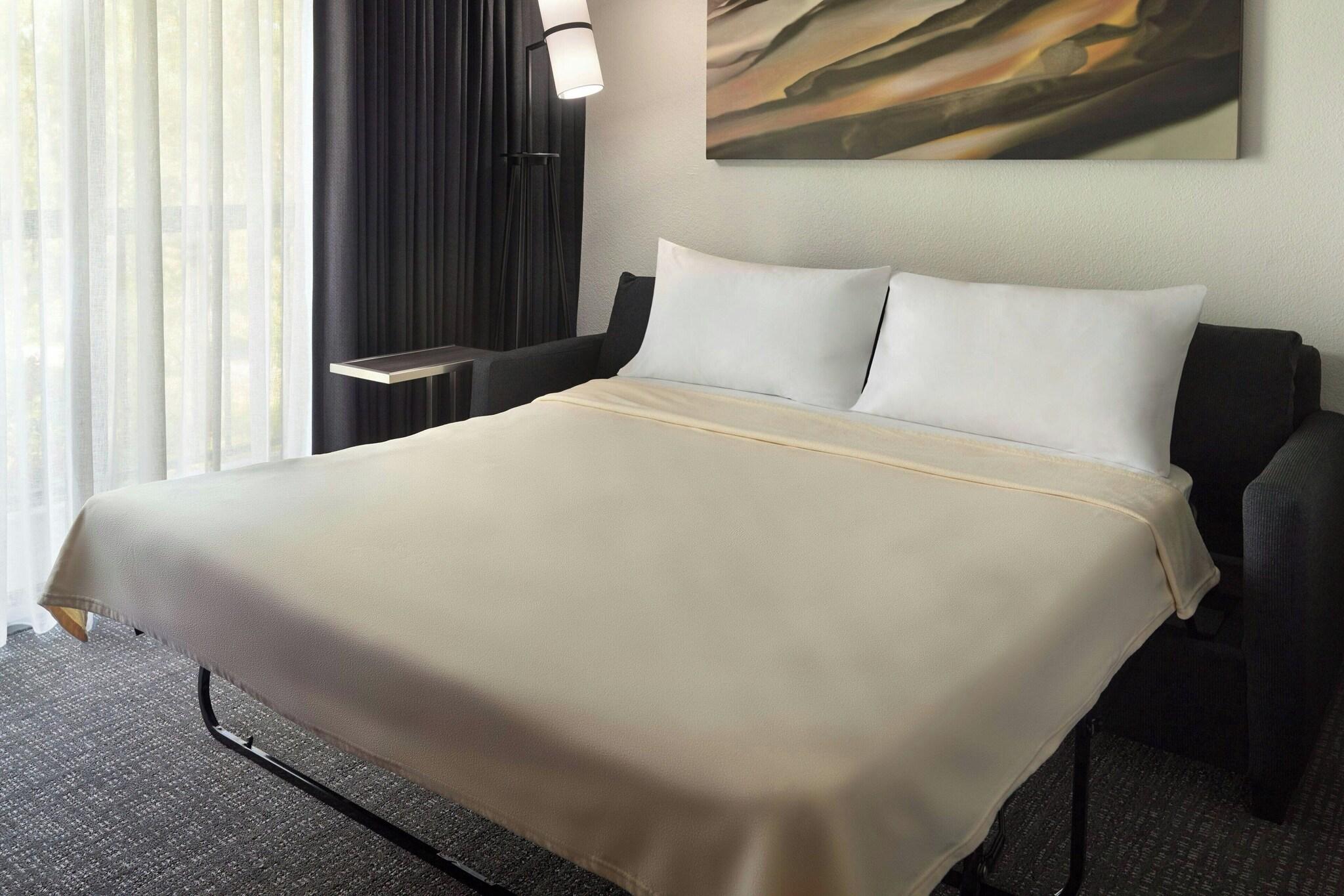 Suite King Size Bed