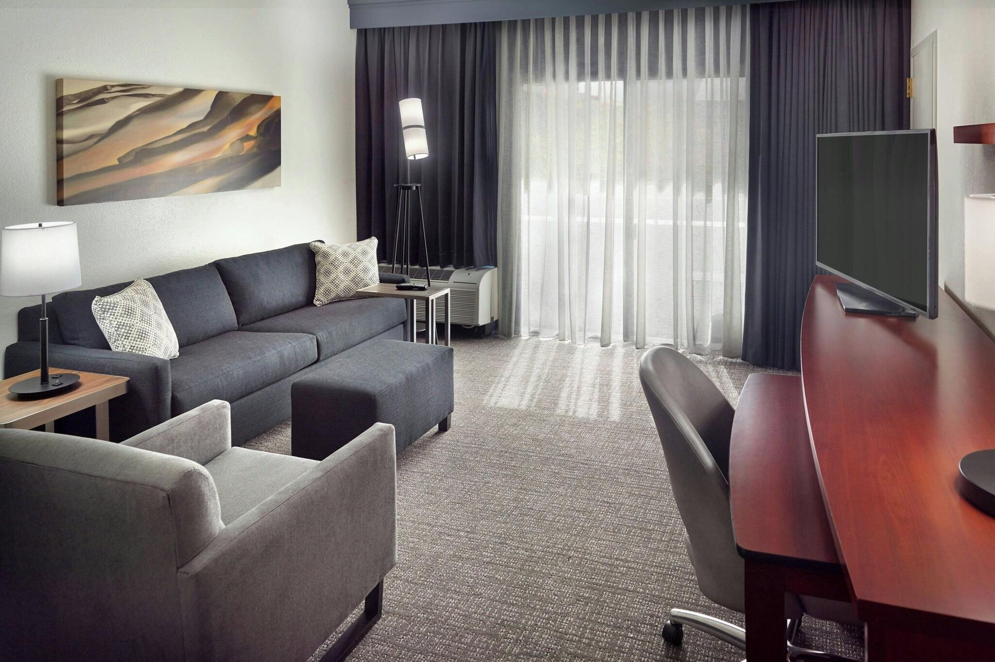 Suite King Size Bed
