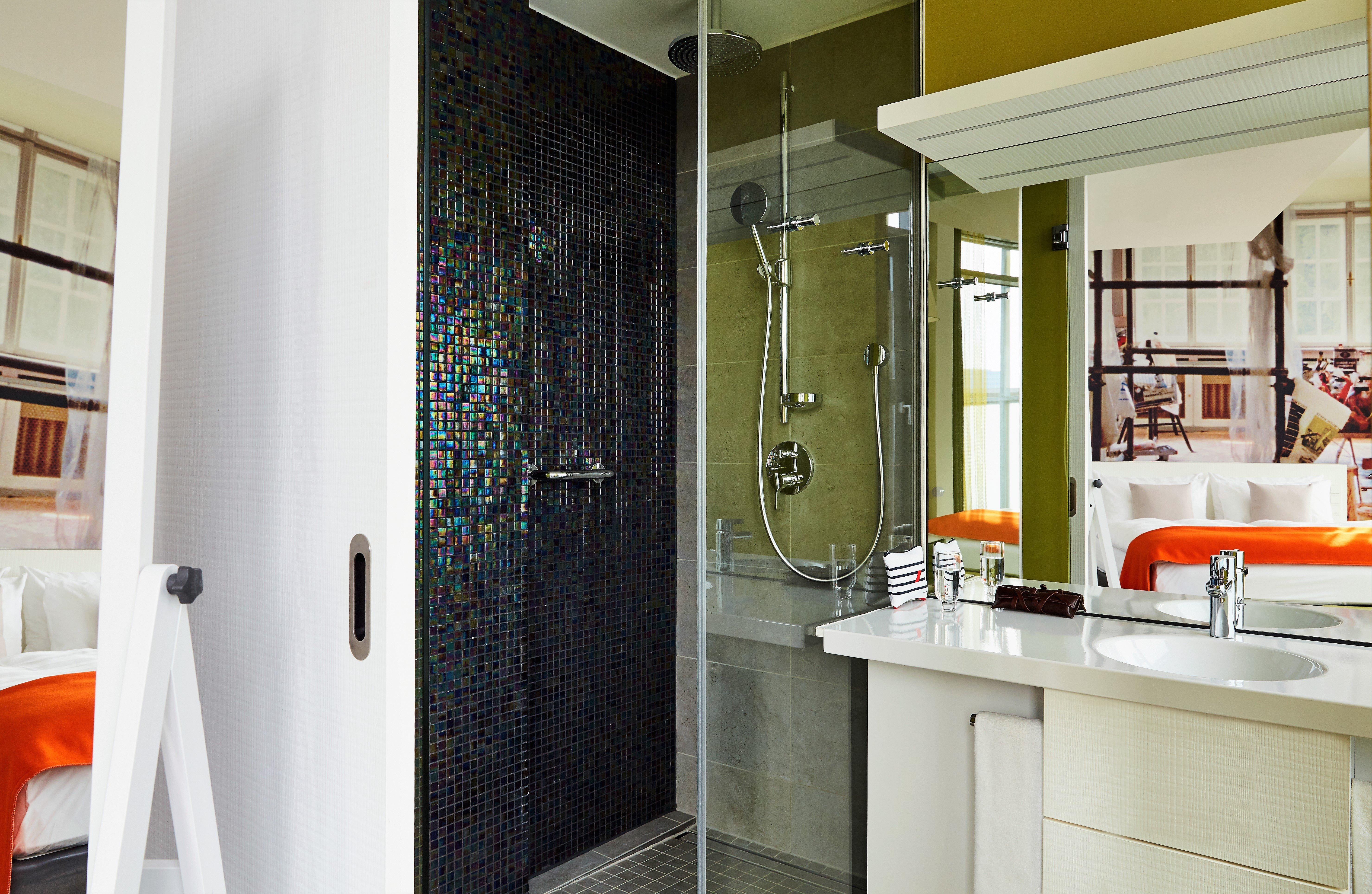 Double Queen Size Bed