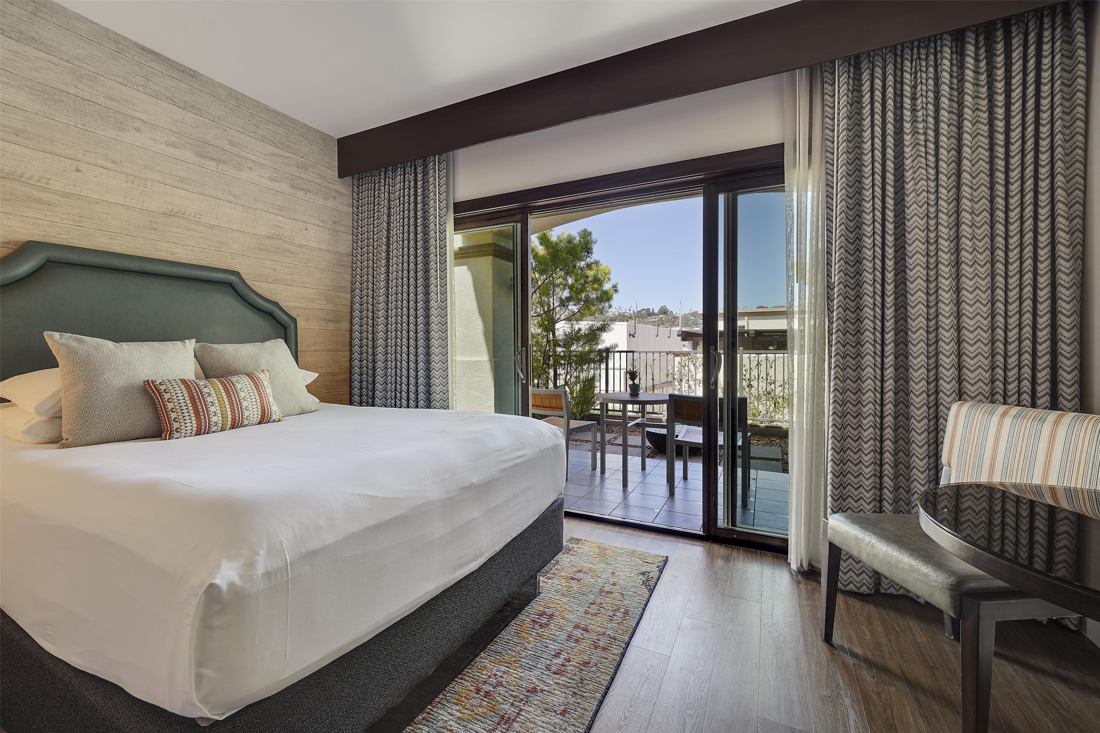 Junior Suite Deluxe King Bed