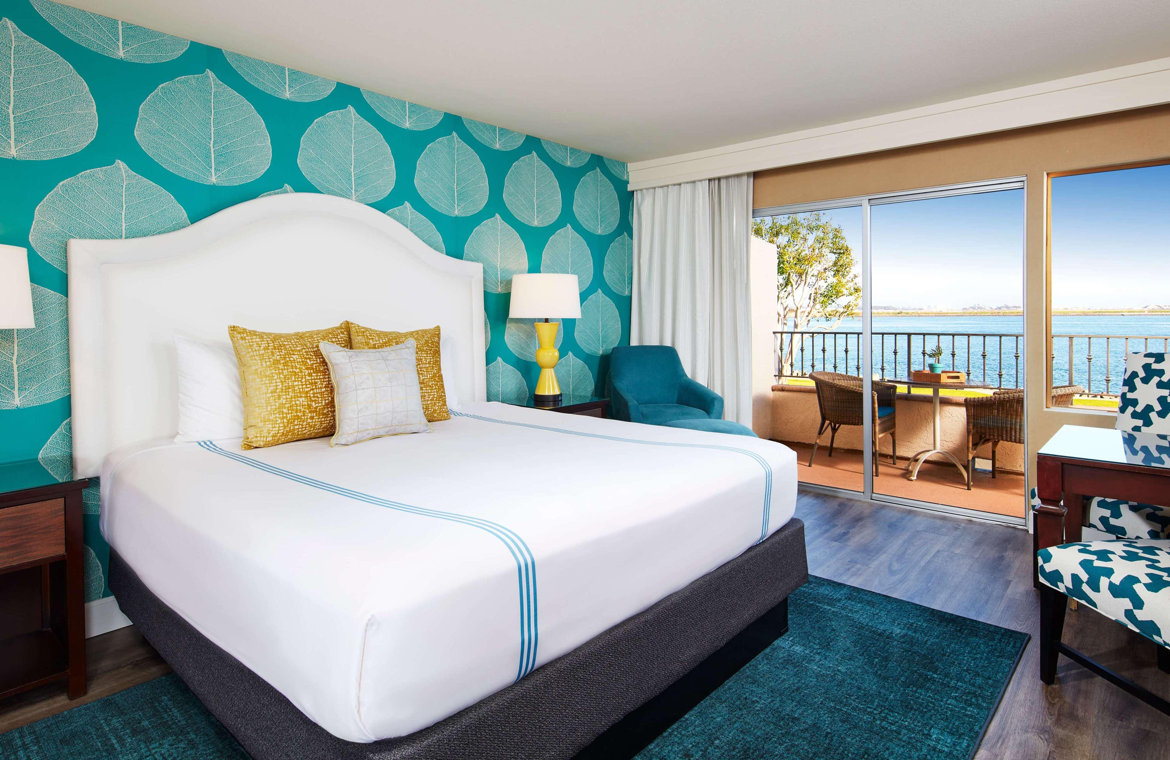 Double Bay View King Bed