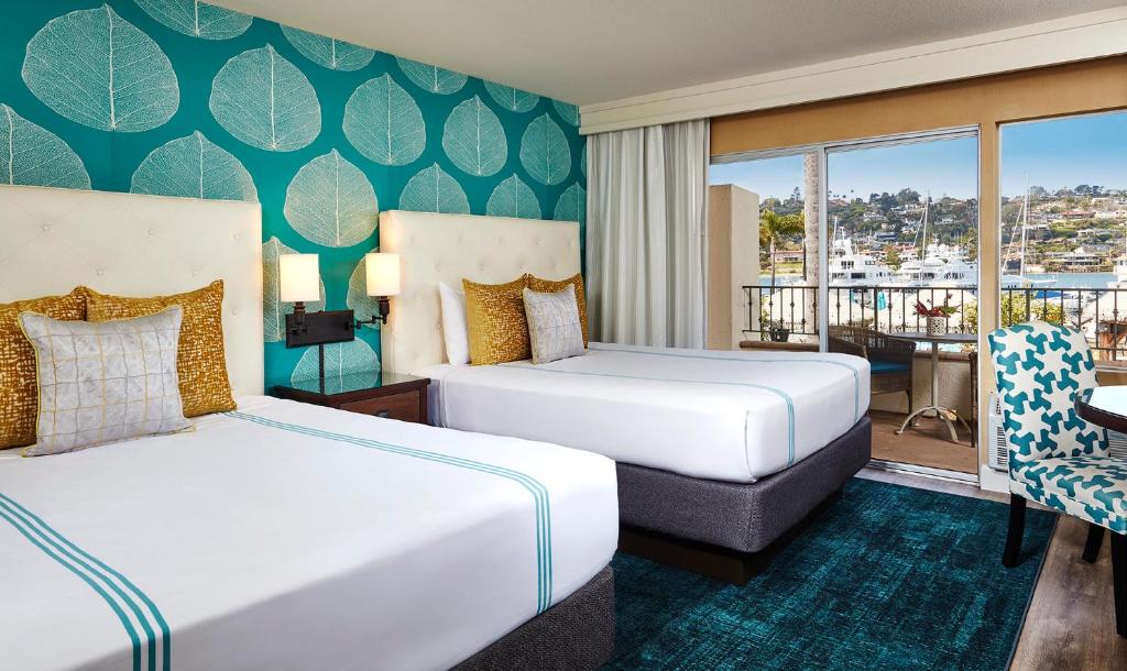 Double Deluxe Two Queen Beds