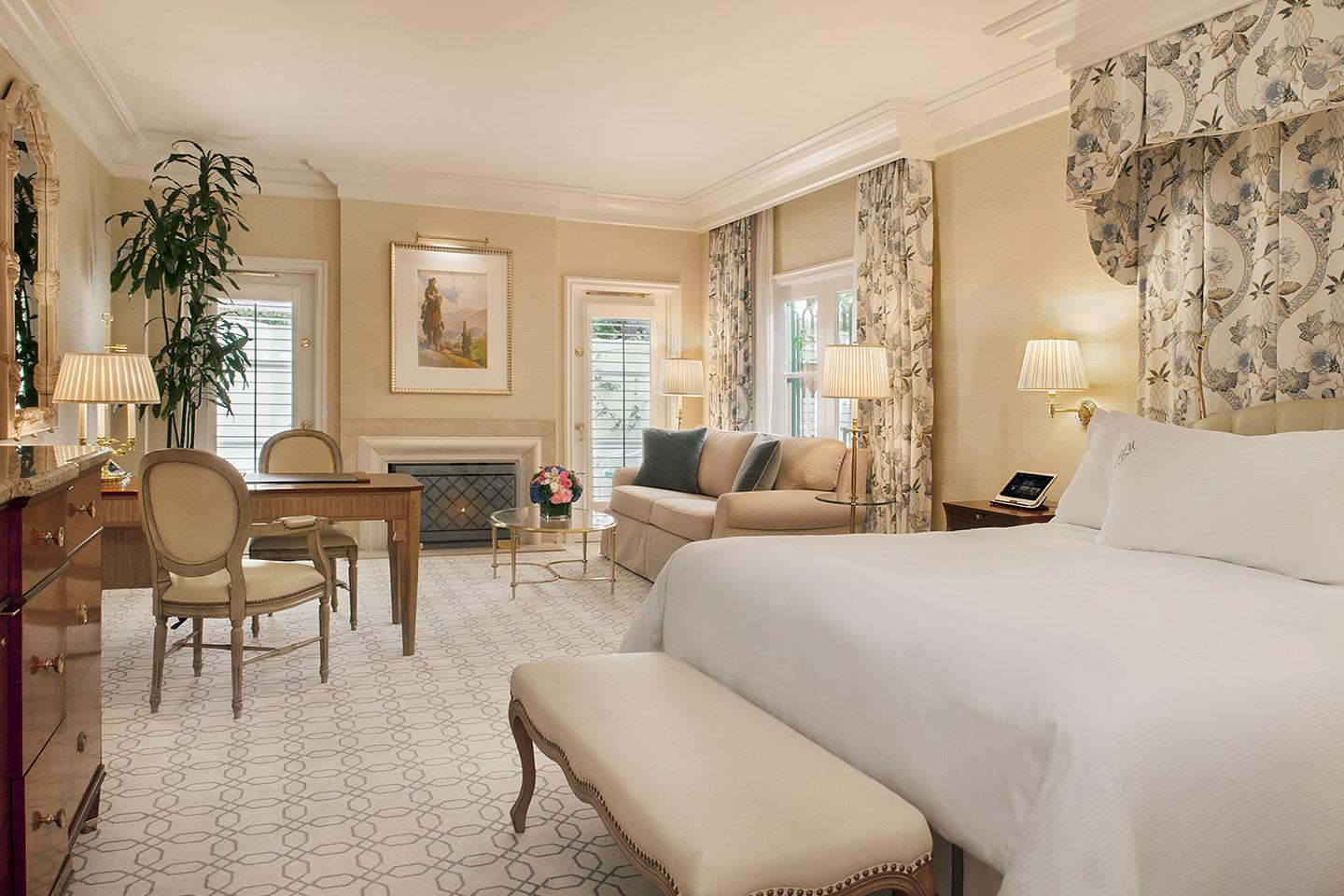 Villa Guest Room King Bed