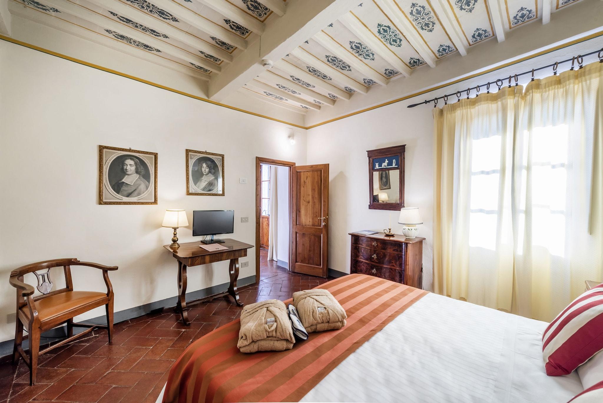 House Queen Size Bed