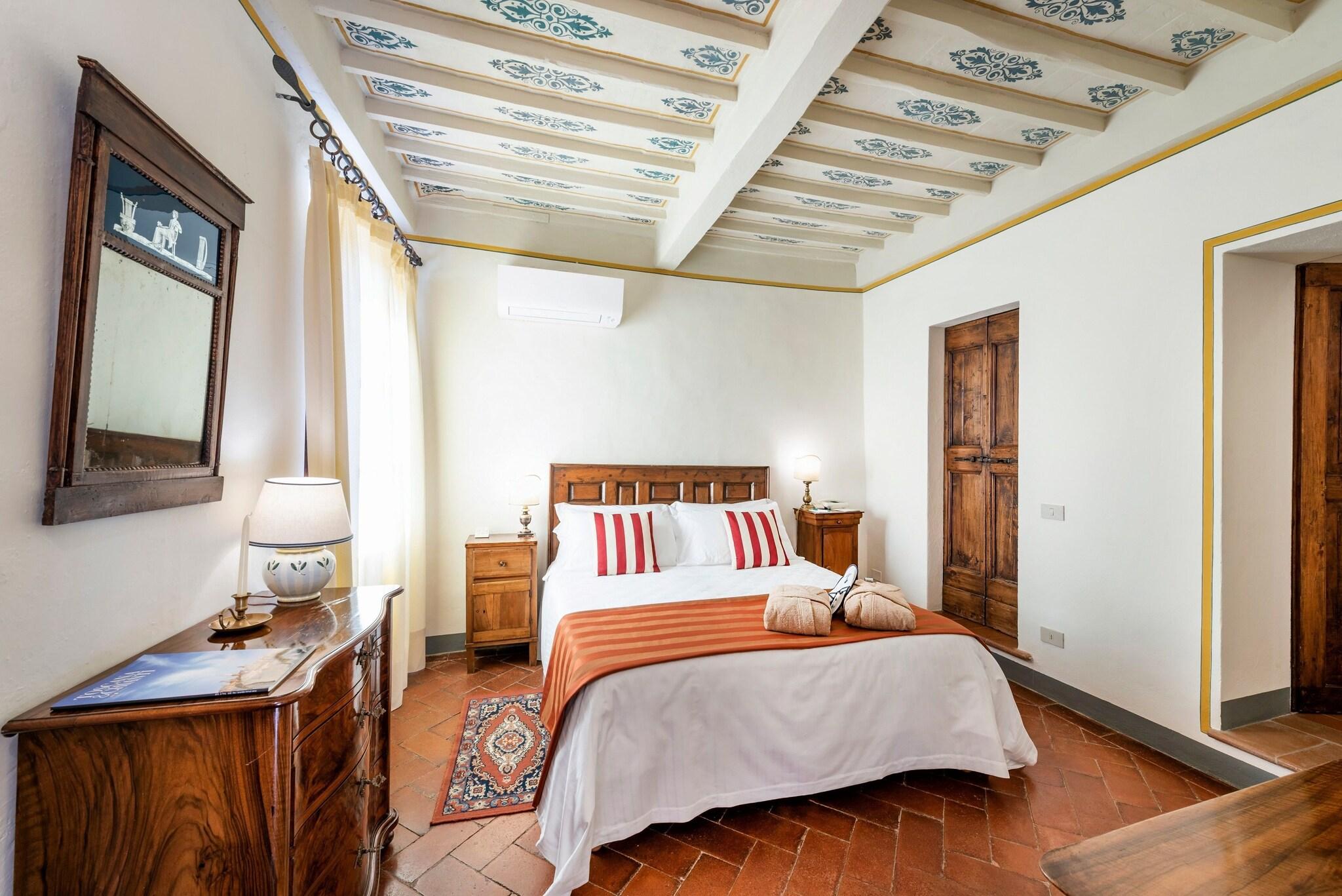 House Queen Size Bed